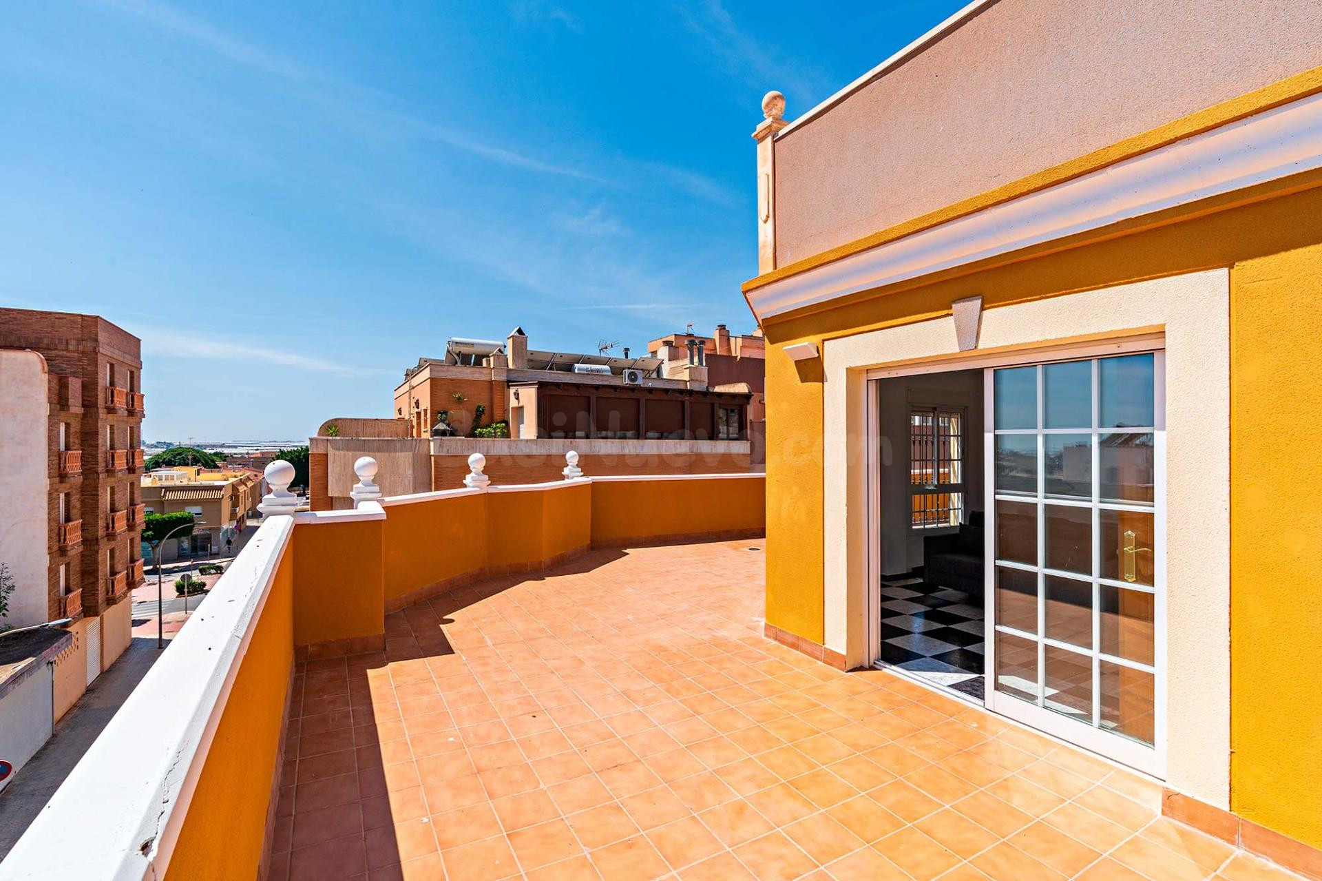 ÁTICO EN EL EJIDO, CON UNA TERRAZA DE ENSUEÑO