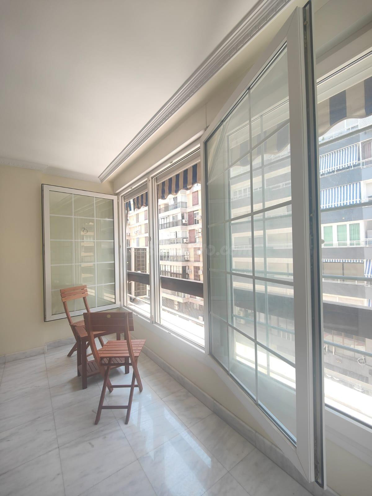 Espectacular vivienda con vistas al mar junto Puerto Deporti - foto 2