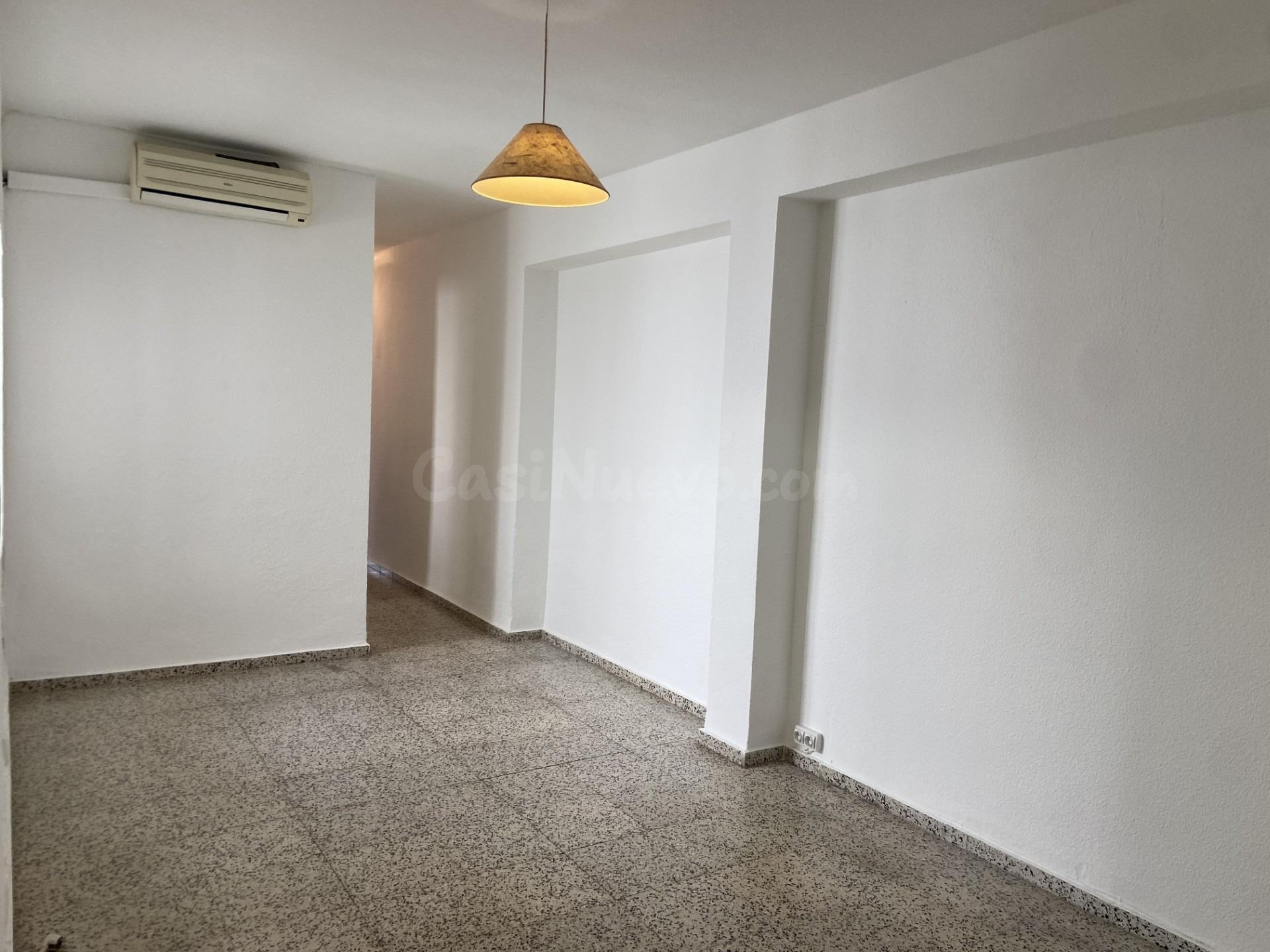 Piso con 3 dormitorios, 1 baño y 2 terrazasa en Avenida Almo - foto 5
