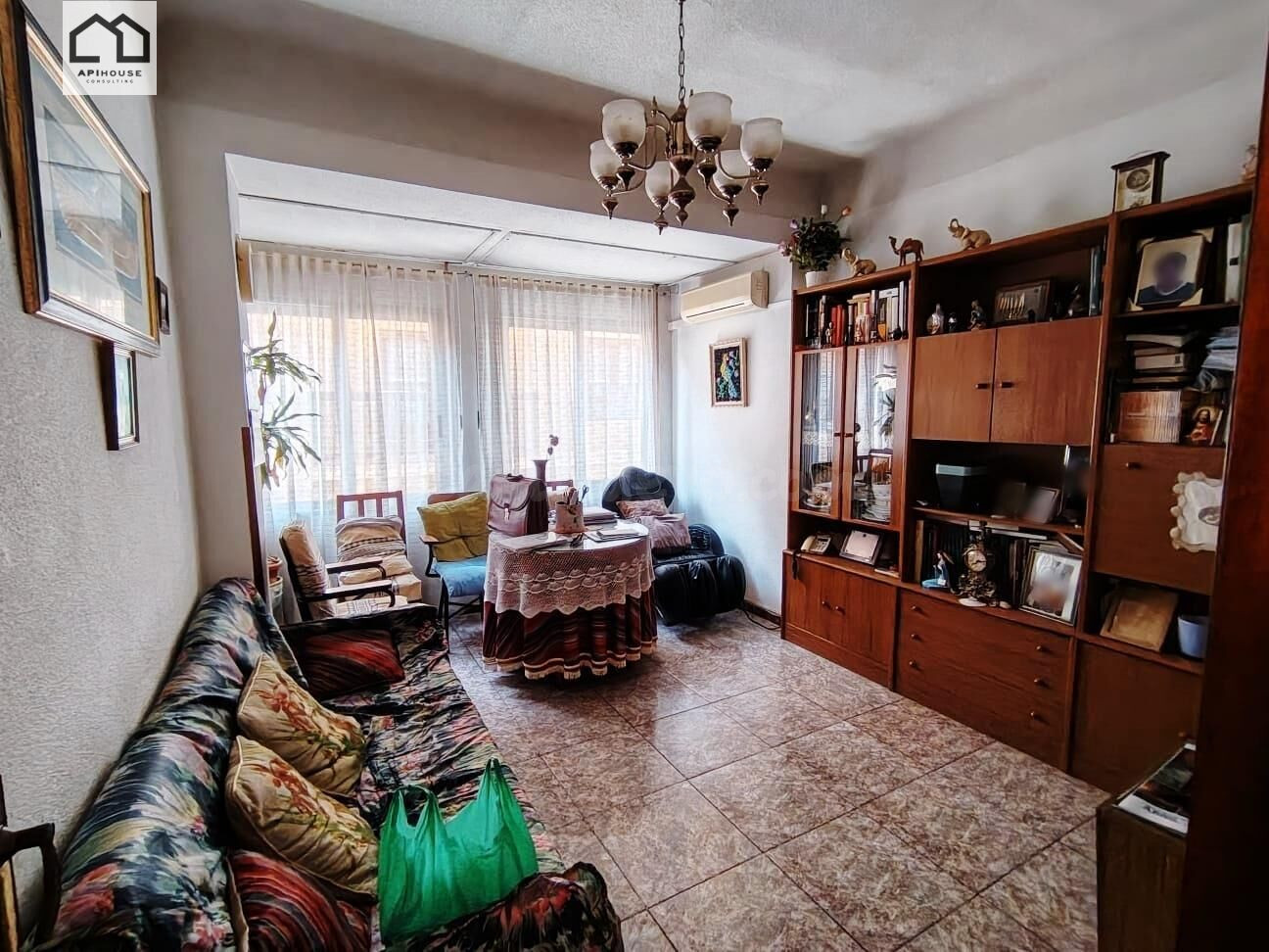Amplio Apartamento en el Corazón de Alicante - ¡Listo para E