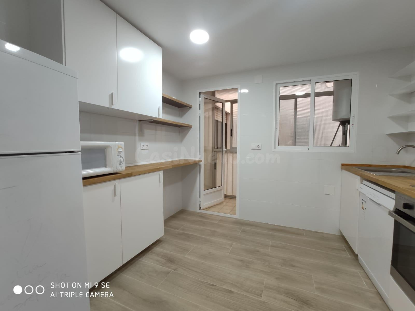 SE ALQUILA PISO VACÍO CON TERRAZA JUNTO ÓSCAR ESPLÁ - ALICAN - foto 2