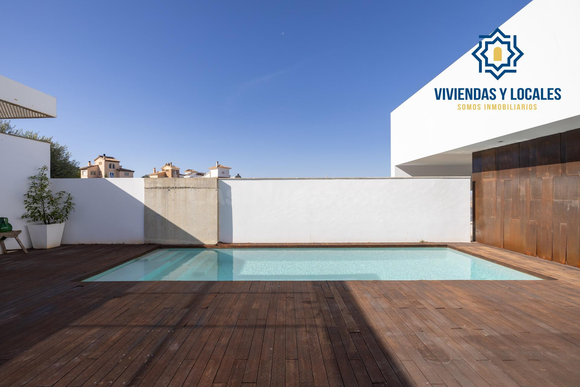 ESPECTACULAR  CASA  JUNTO A COLEGIO INTERNACIONAL - foto 2