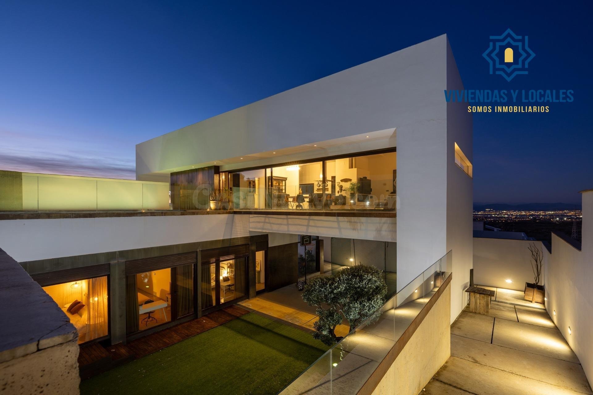 ESPECTACULAR  CASA  JUNTO A COLEGIO INTERNACIONAL - foto 5