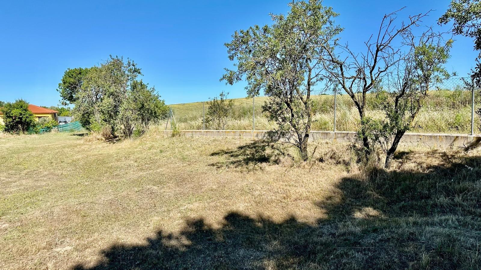 Apihouse vende  Gran parcela urbana de 2.616 m2 en Otero - foto 4