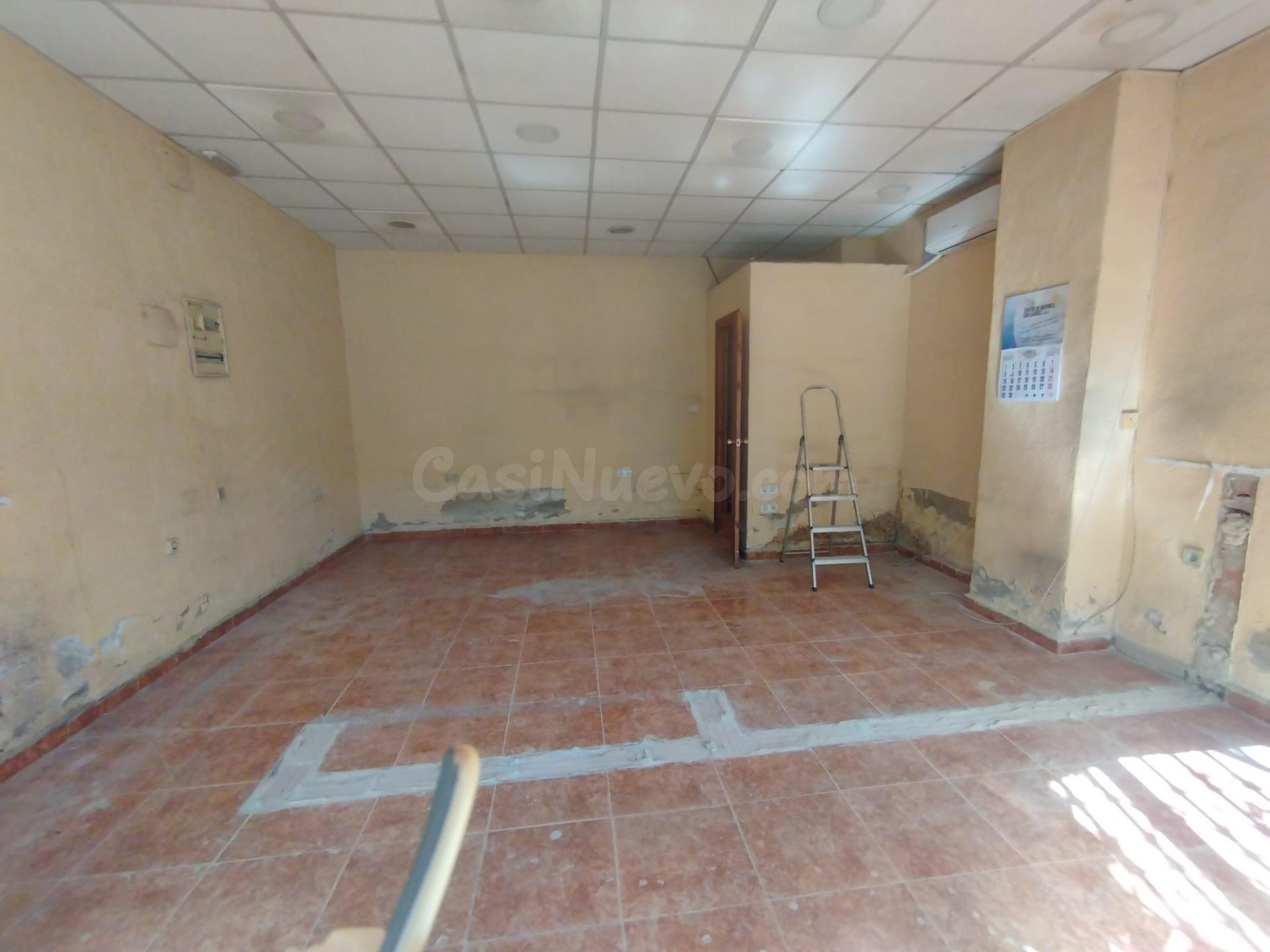 LOCAL CON POSIBILIDAD DE TERRAZA ZONA RESIDENCIAL-BABEL ALIC - foto 4