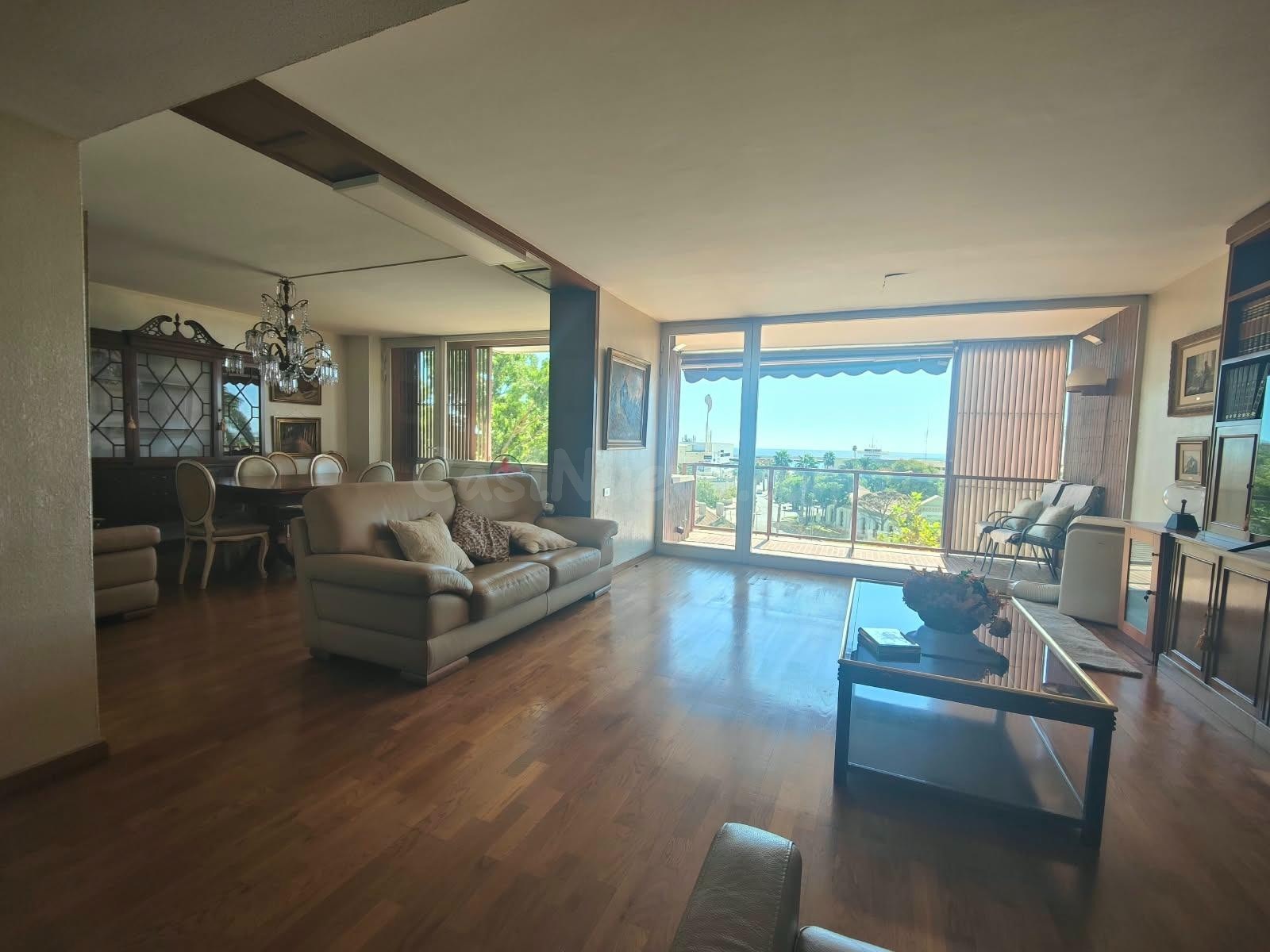 EXCLUSIVA Y AMPLIA VIVIENDA EN ALICANTE CON VISTAS AL MAR Y  - foto 5