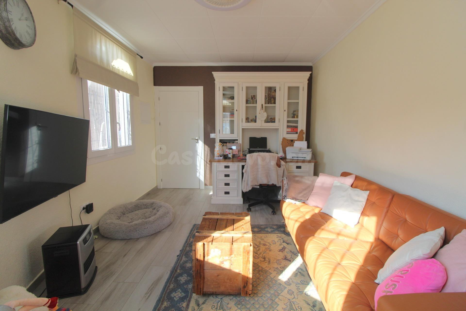 Chalet independiente con piscina privada, gran parcela y aut - foto 2