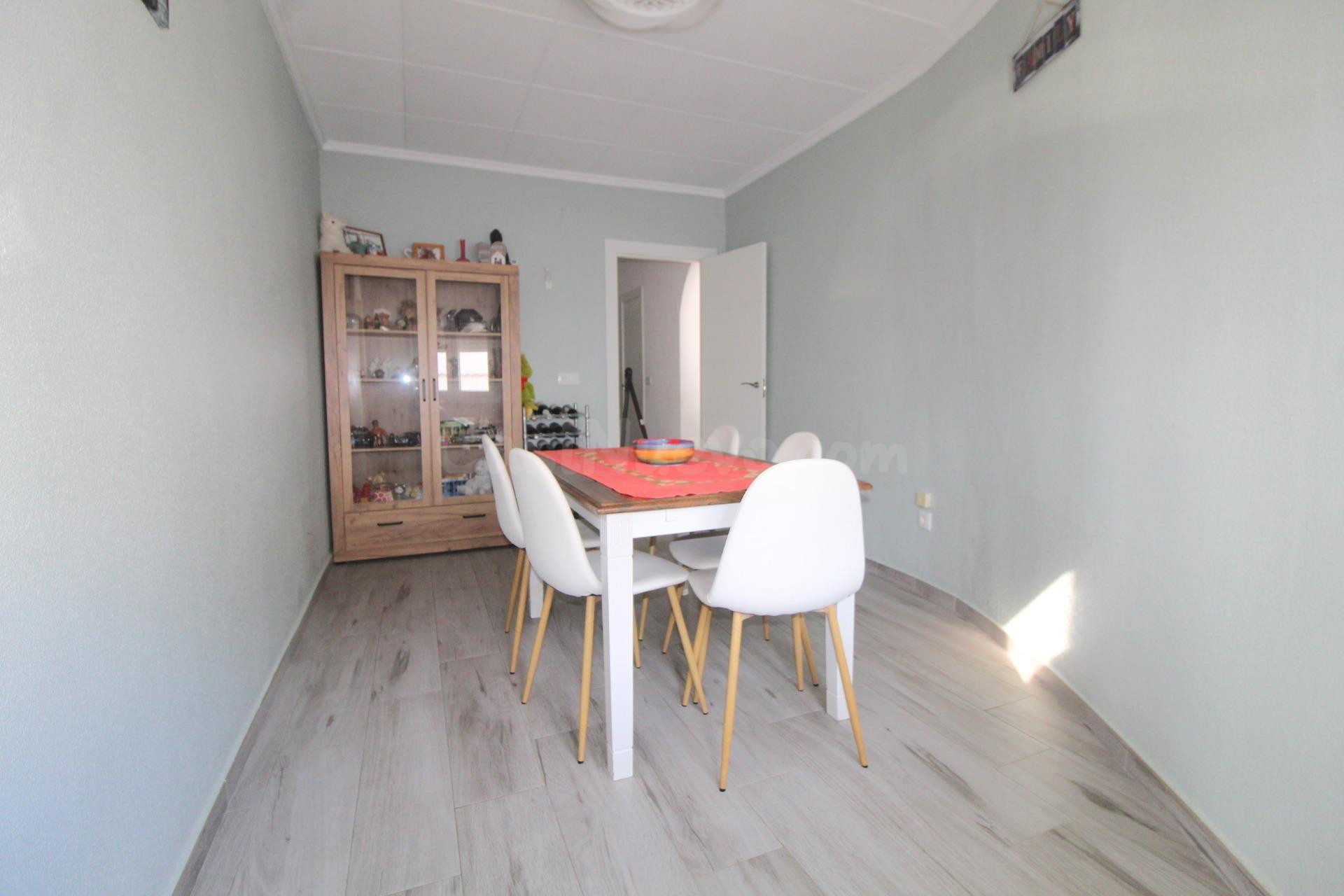 Chalet independiente con piscina privada, gran parcela y aut - foto 4