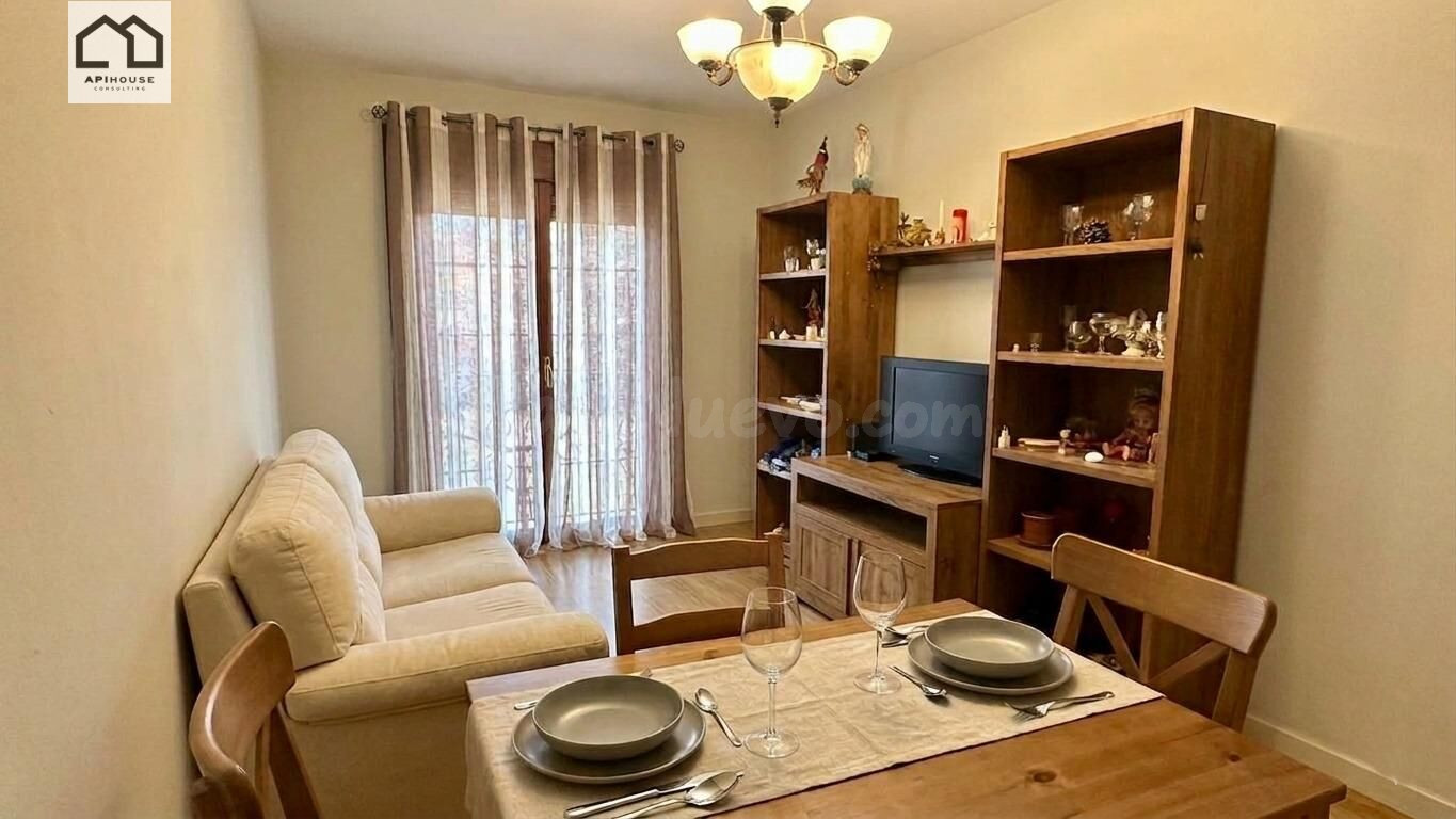 Apihouse vende acogedor piso en el centro de Santa Olalla  d