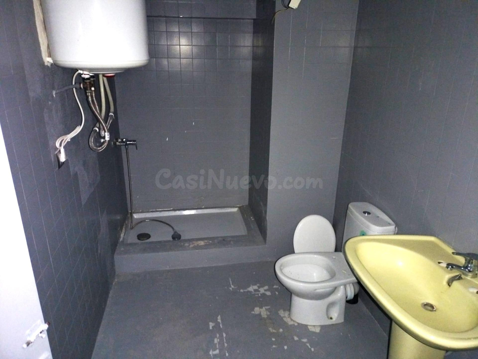Se alquila Local en Alicante, NO TIENE SALIDA DE HUMOS - foto 4