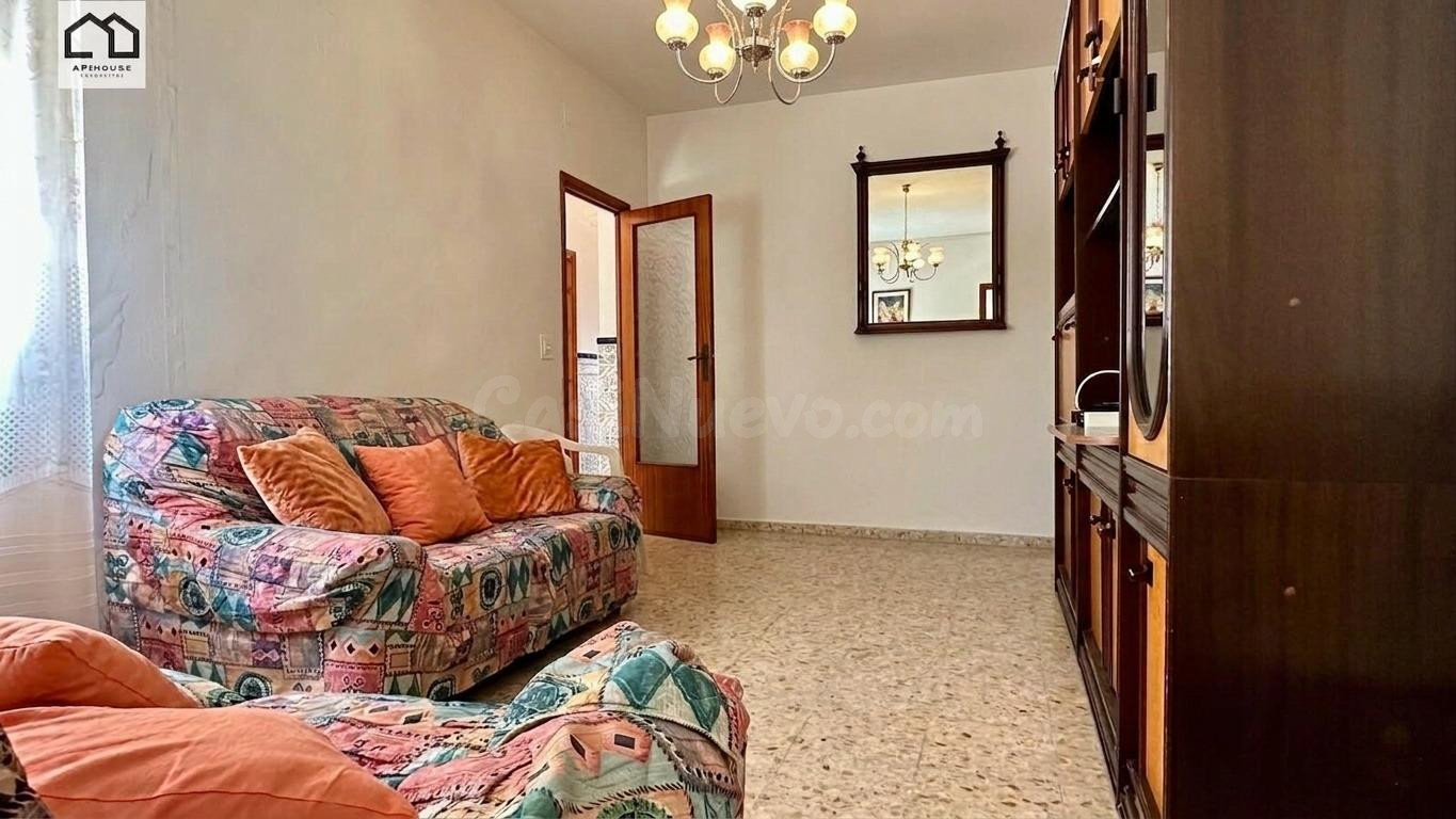 Apihouse vende Casa de Pueblo en dos plantas con patio. Prec - foto 2