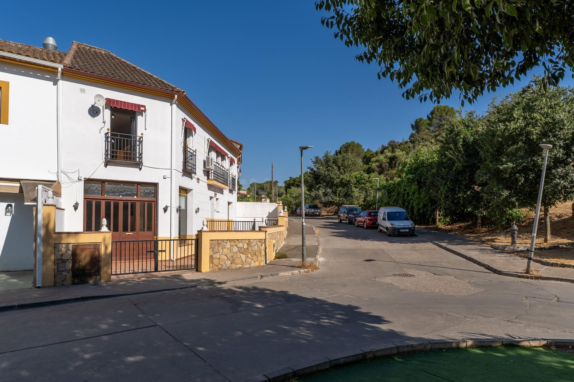 Magnífica casa en la preciosa zona de Trassierra.Única y con - foto 5
