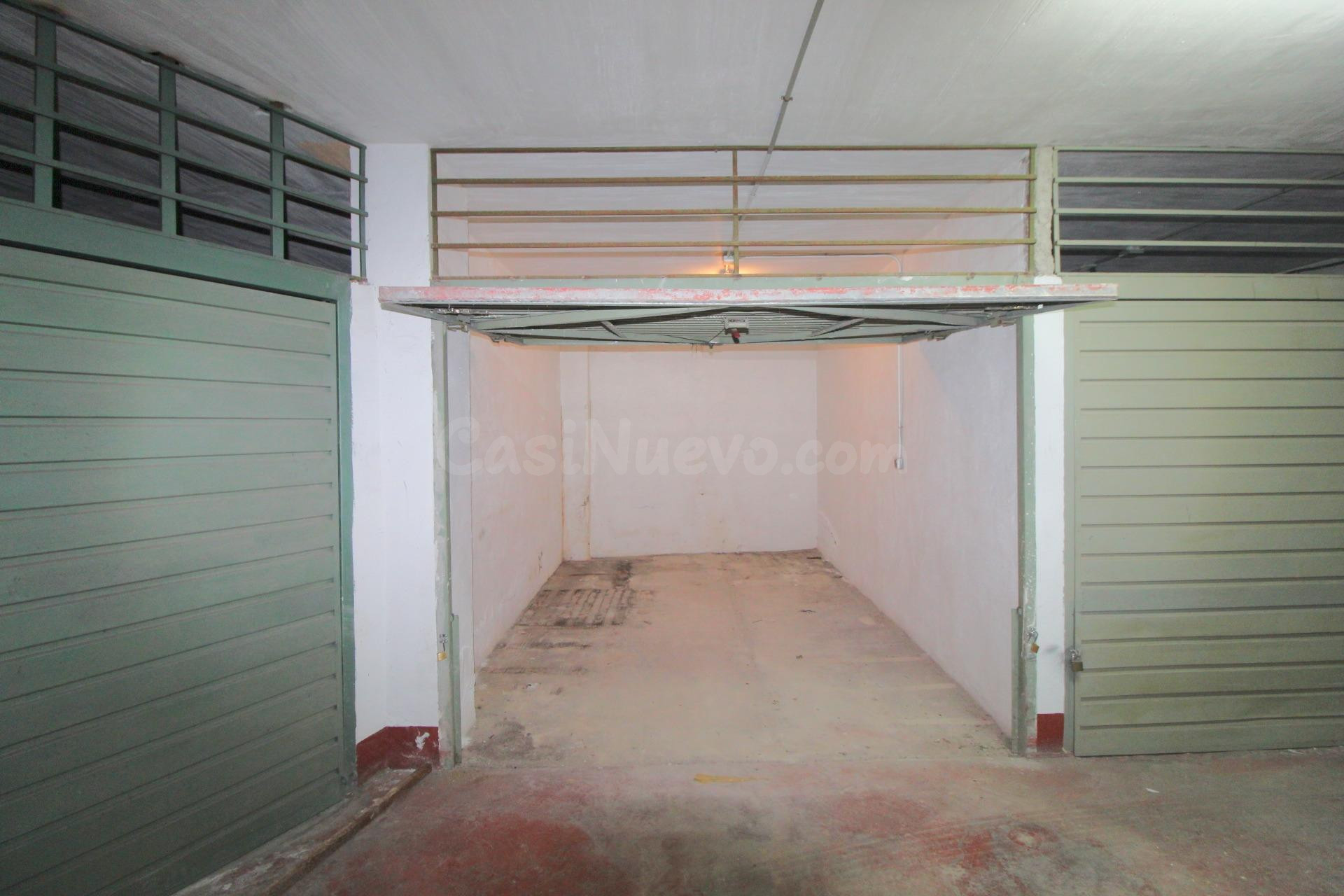 Garaje cerrado de gran tamaño en Calle San Julián 32 - ¡Idea