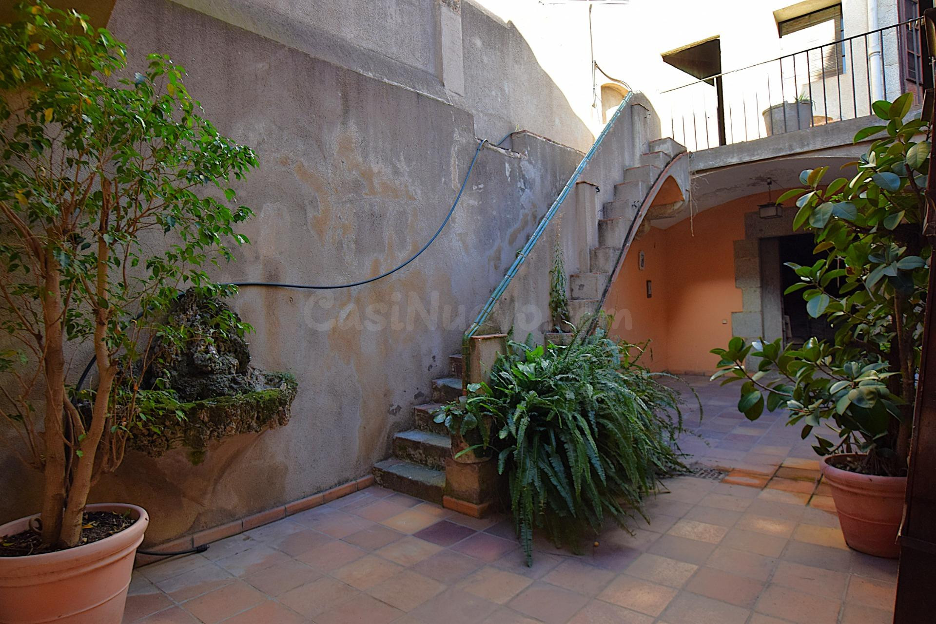 Casa en Mataró Centro con Espacio y muchas posibilidades - foto 5