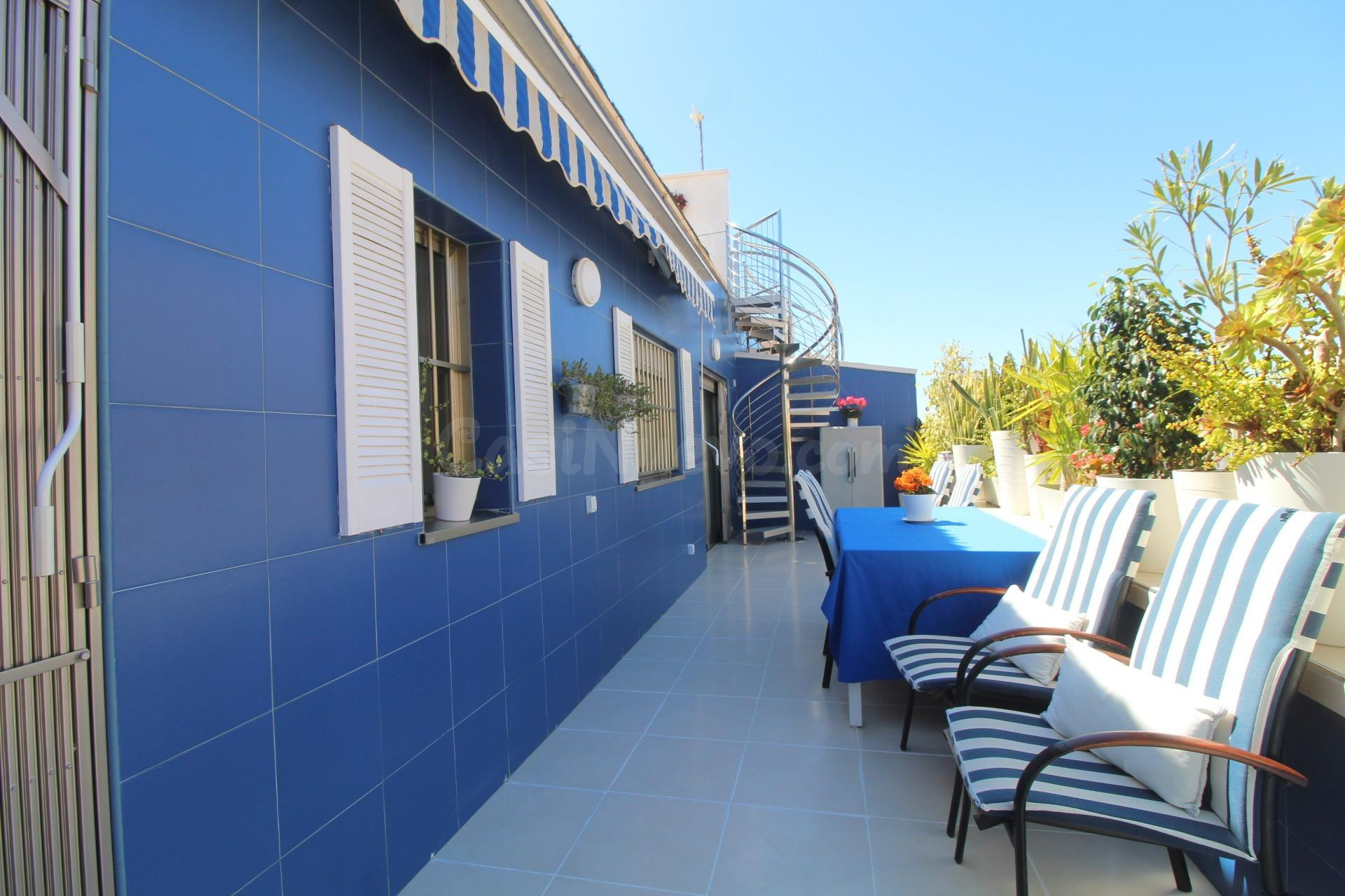 Espectacular Ático con Doble Terraza y Garaje en Torrevieja - foto 5