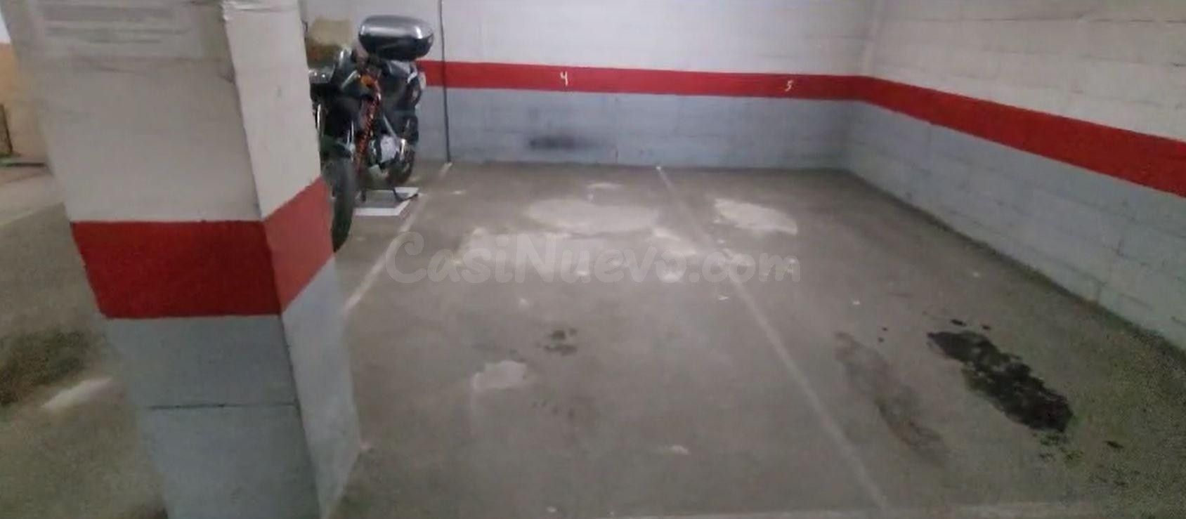 Plaza de garaje para coche pequeño o 2 motos. - foto 3