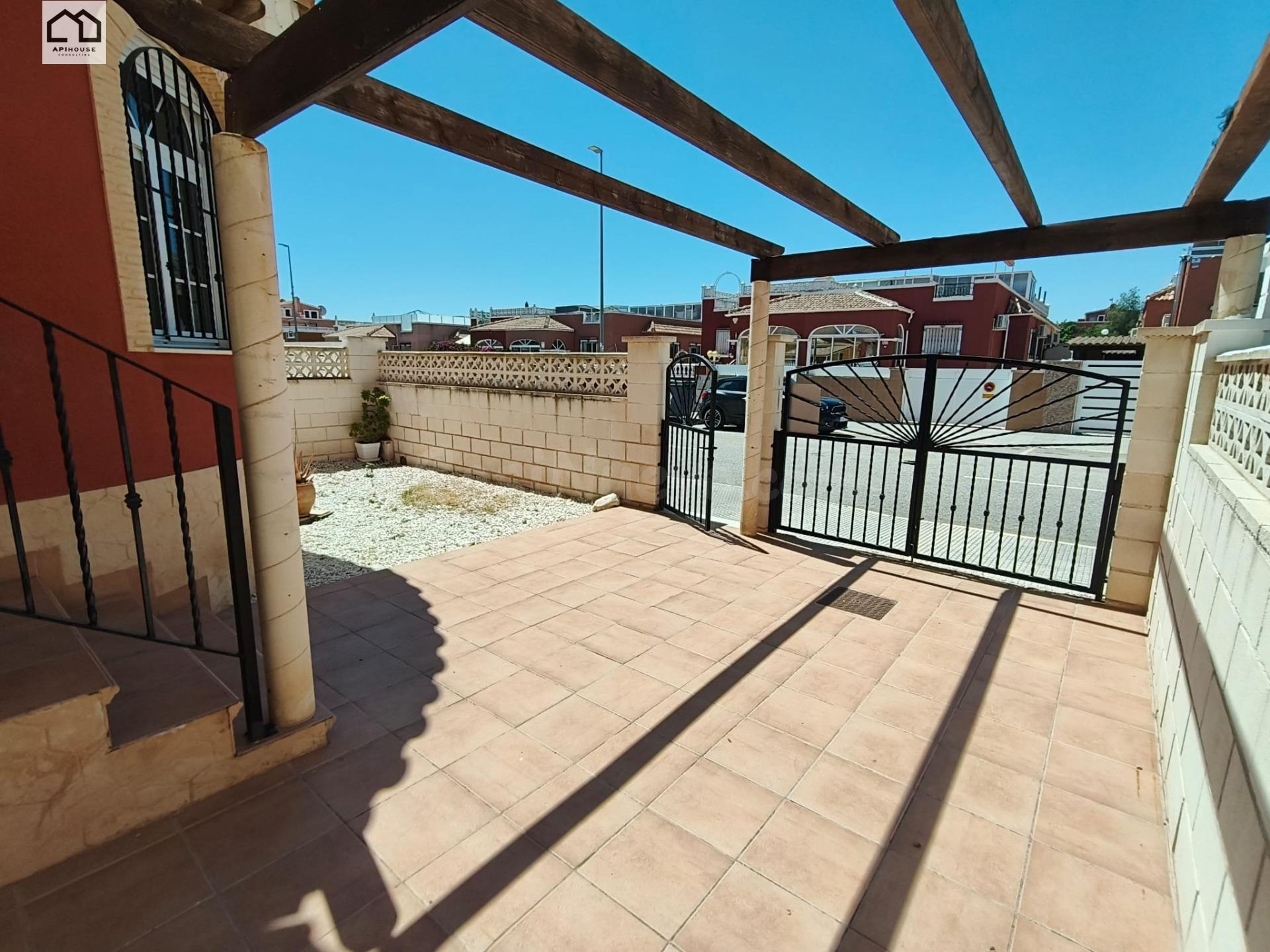 Chalet en Los Montesinos - ¡Tu hogar en la Costa Blanca Sur! - foto 2