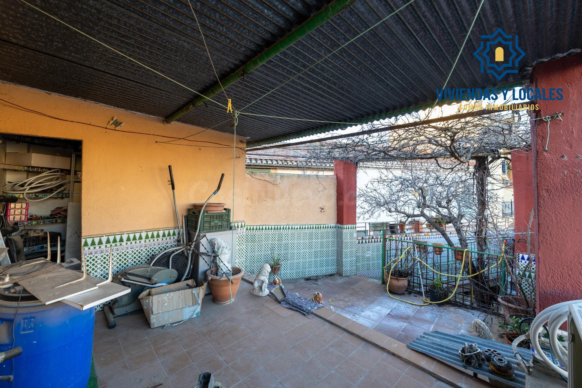 CASA CON ESTUPENDA UBICACIÓN EN ARMILLA. AVENIDA DE LOS OGÍJ - foto 2