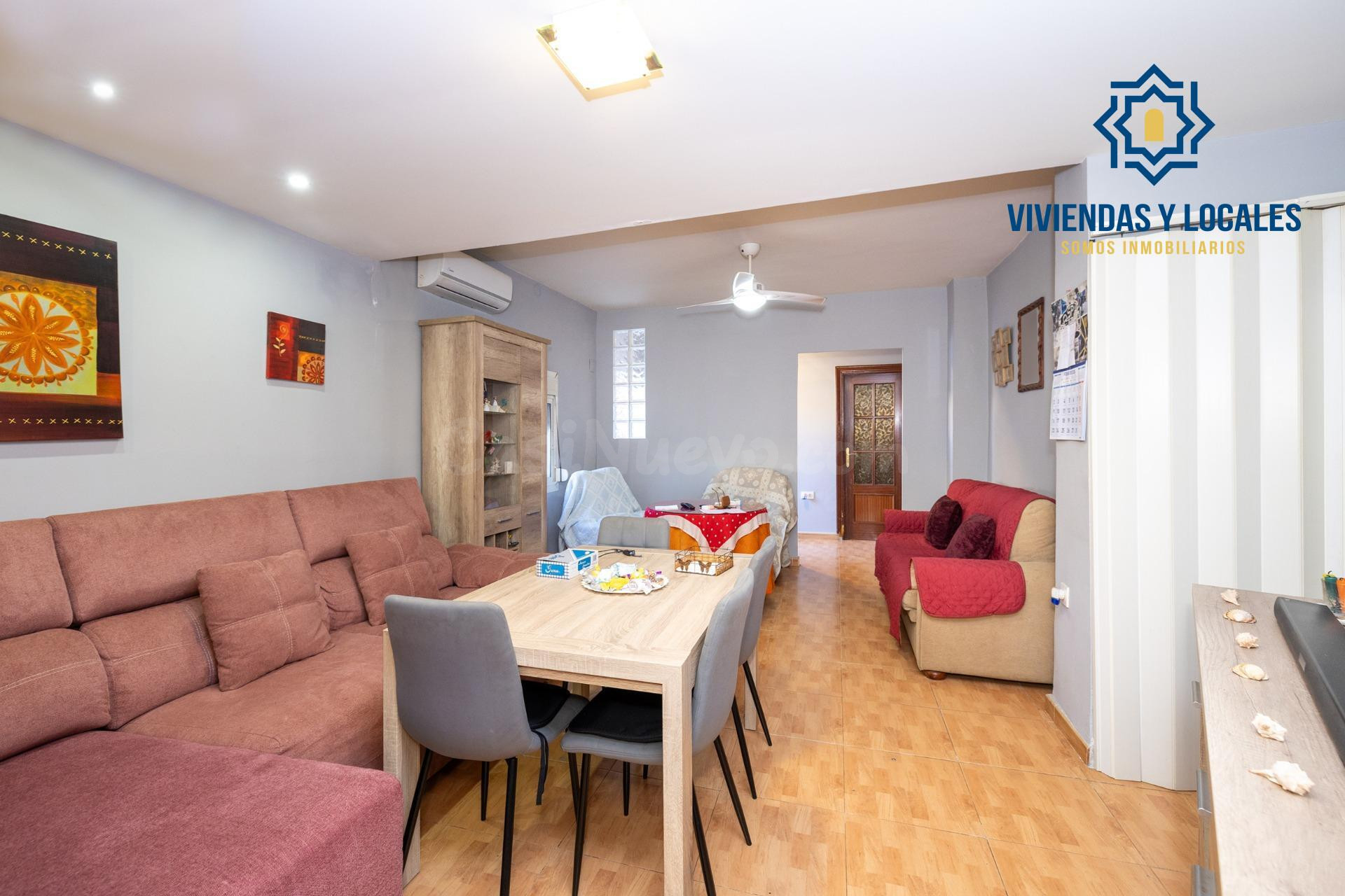 CASA CON ESTUPENDA UBICACIÓN EN ARMILLA. AVENIDA DE LOS OGÍJ - foto 4