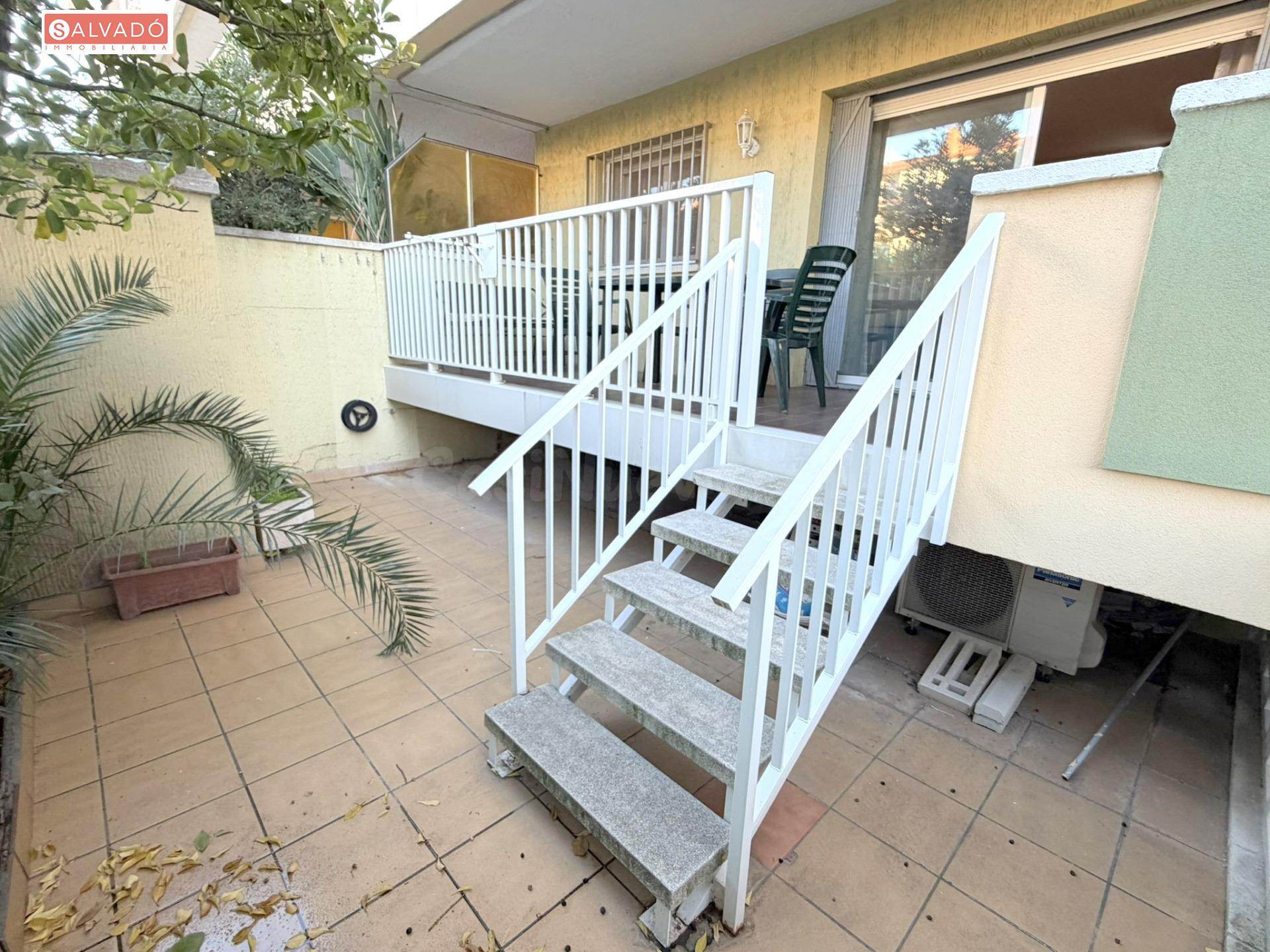 ¡PLANTA BAJA CON TERRAZA, PARKING Y TRASTERO CERCA DEL MAR!