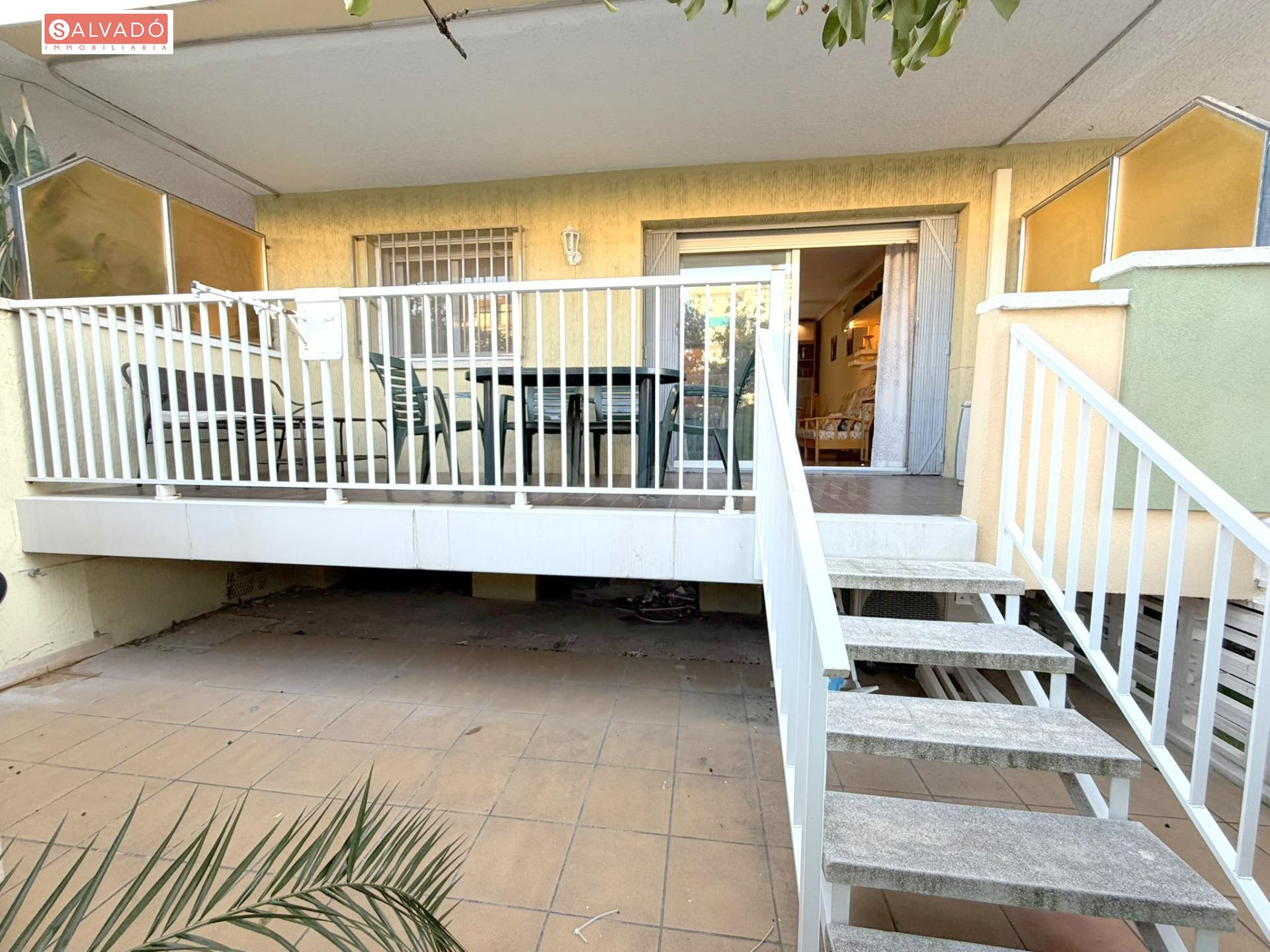 ¡PLANTA BAJA CON TERRAZA, PARKING Y TRASTERO CERCA DEL MAR! - foto 2