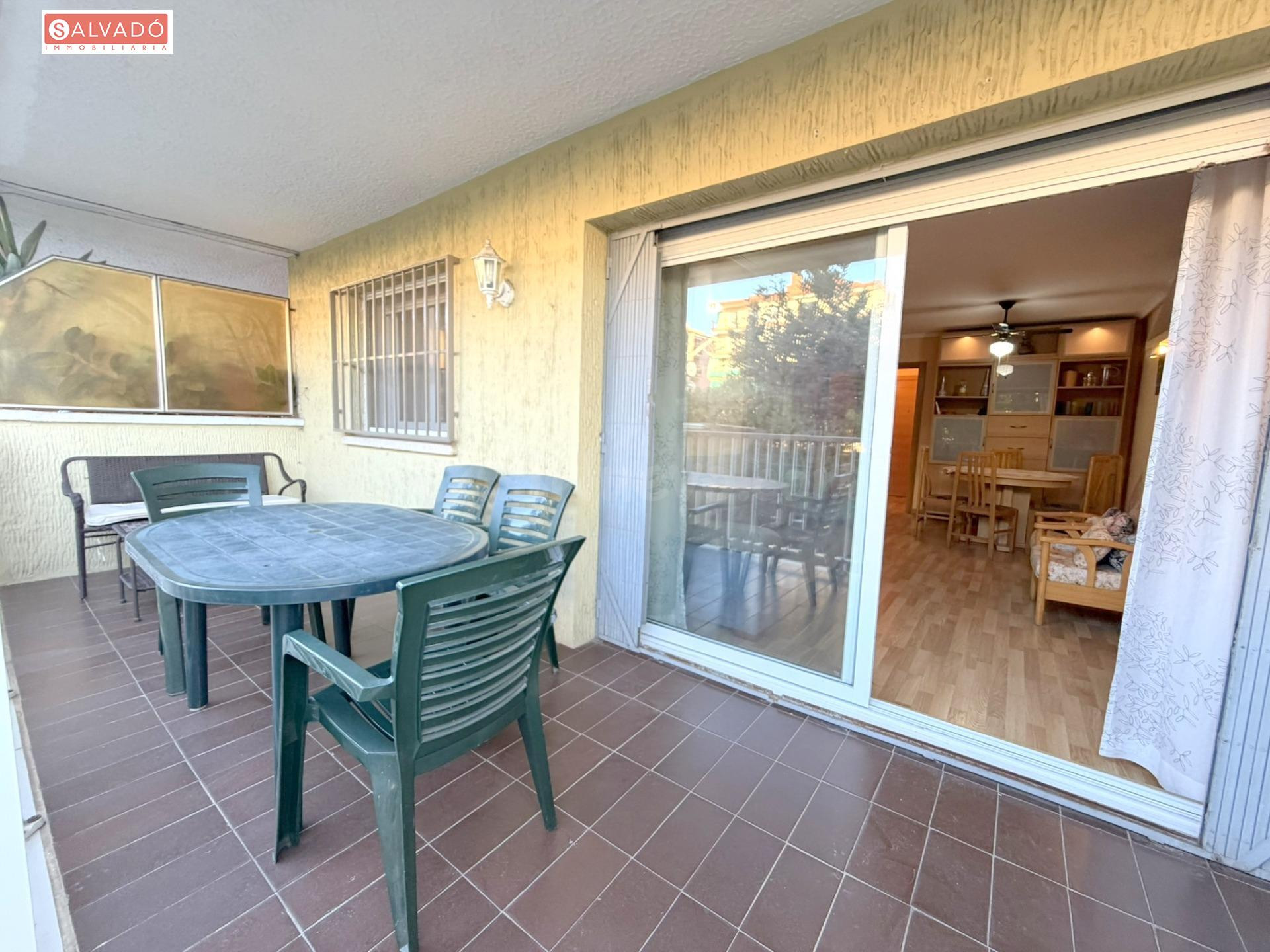 ¡PLANTA BAJA CON TERRAZA, PARKING Y TRASTERO CERCA DEL MAR! - foto 3