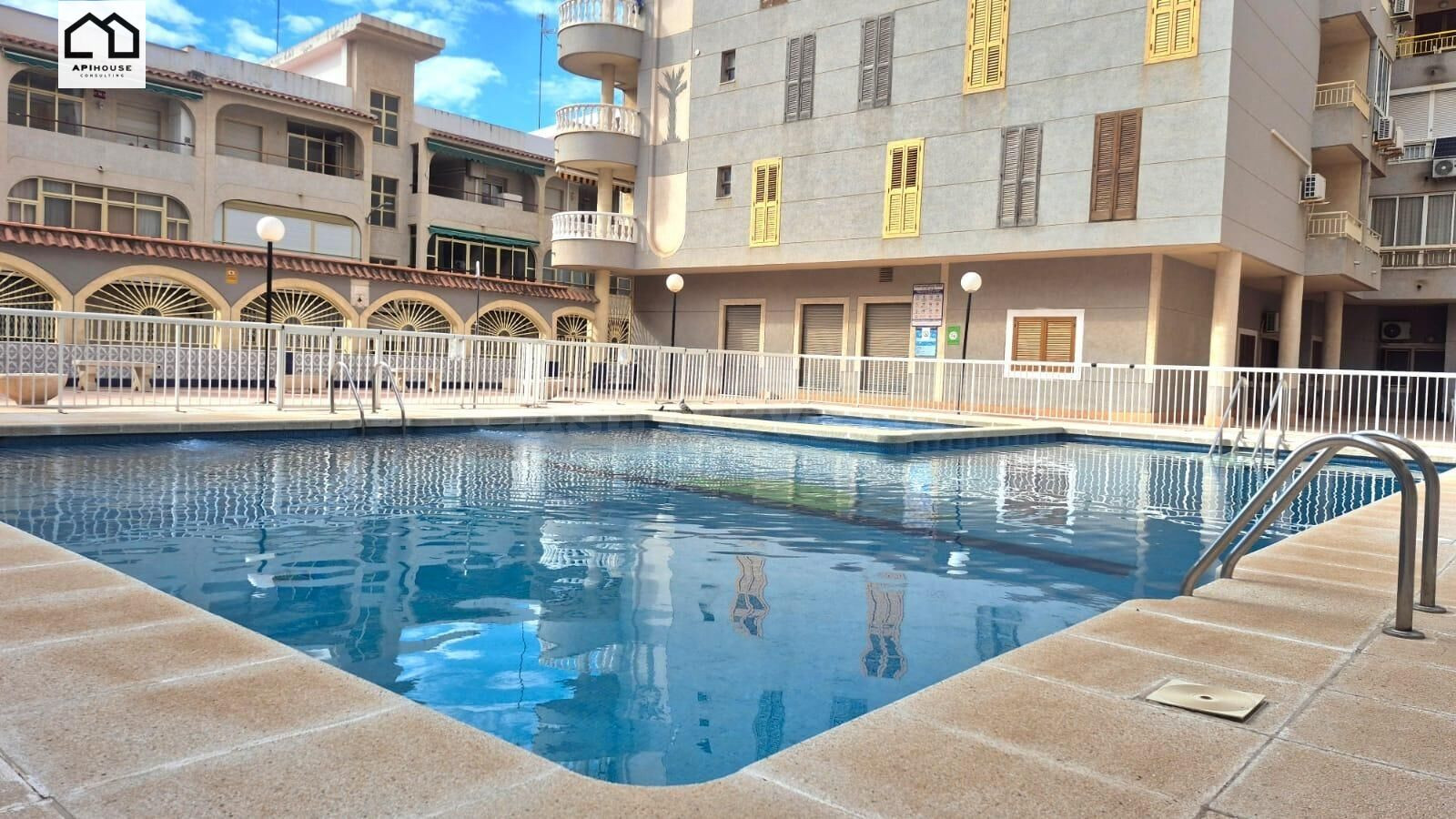 Piso Reformado en Torrevieja - Zona Acequion por €156,000
