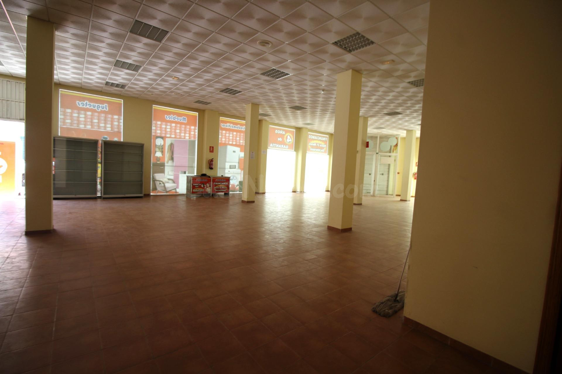 Local comercial 573m² en venta - Babel - foto 2