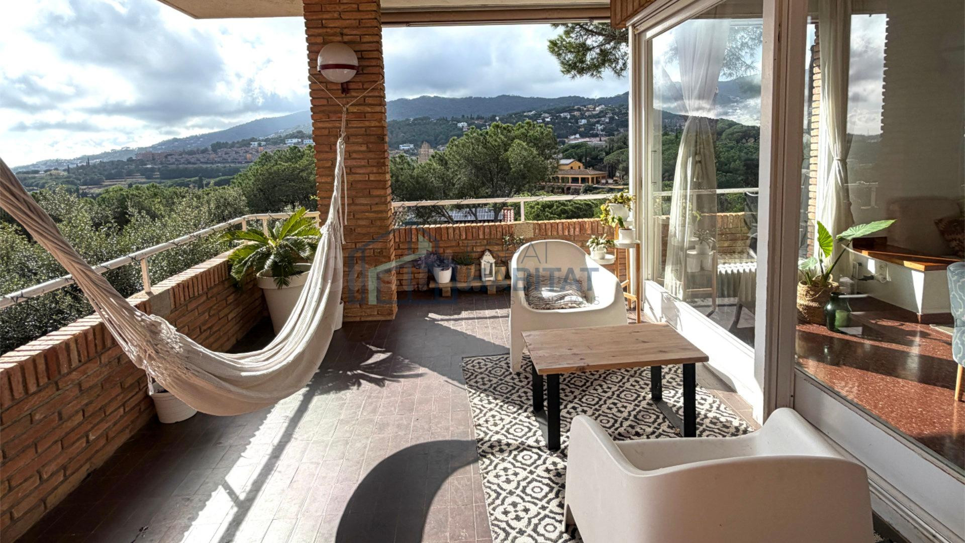Exclusivo chalet con vistas panorámicas al mar, montaña y Ba - foto 2