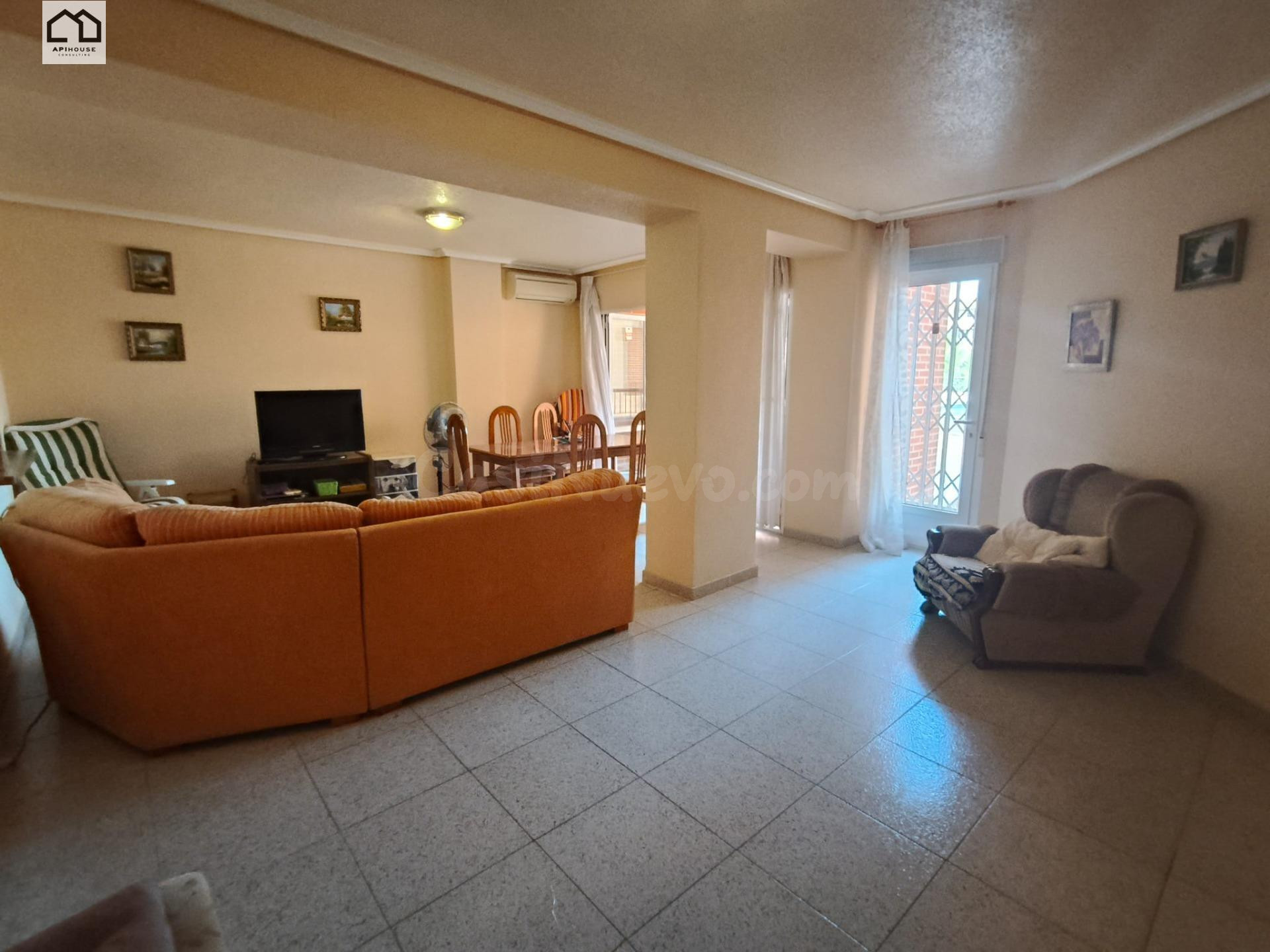 APIHOUSE VENDE ESPECTACULAR PISO EN TOREEVIEJA, PRECIO 215.000€