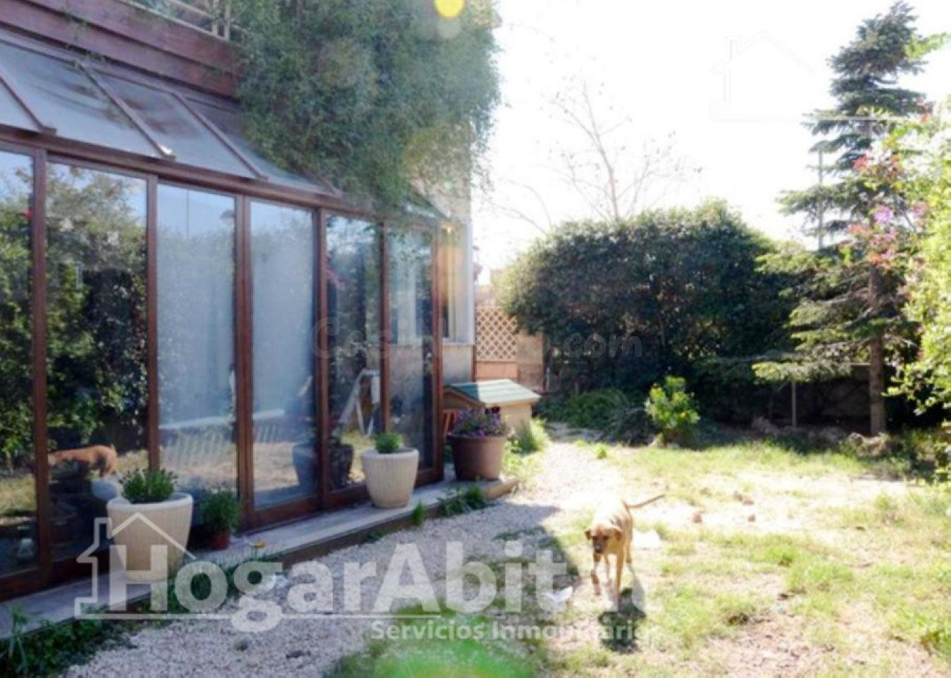 PRECIOSO CHALET REFORMADO CON TERRAZA, GARAJE Y JARDÍN