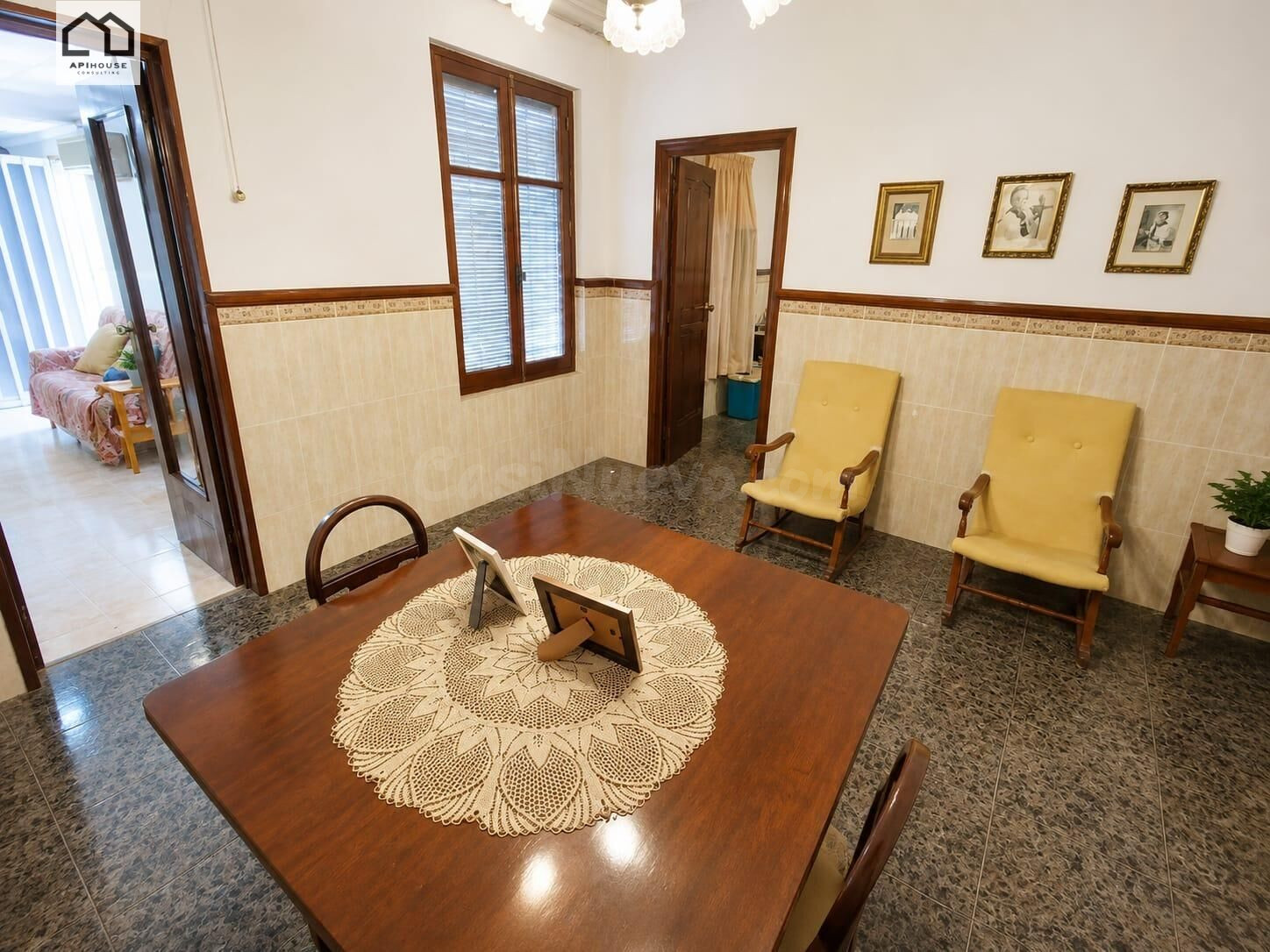 Dos viviendas con patio, cochera y más de 500 m2 en Benejúza - foto 4