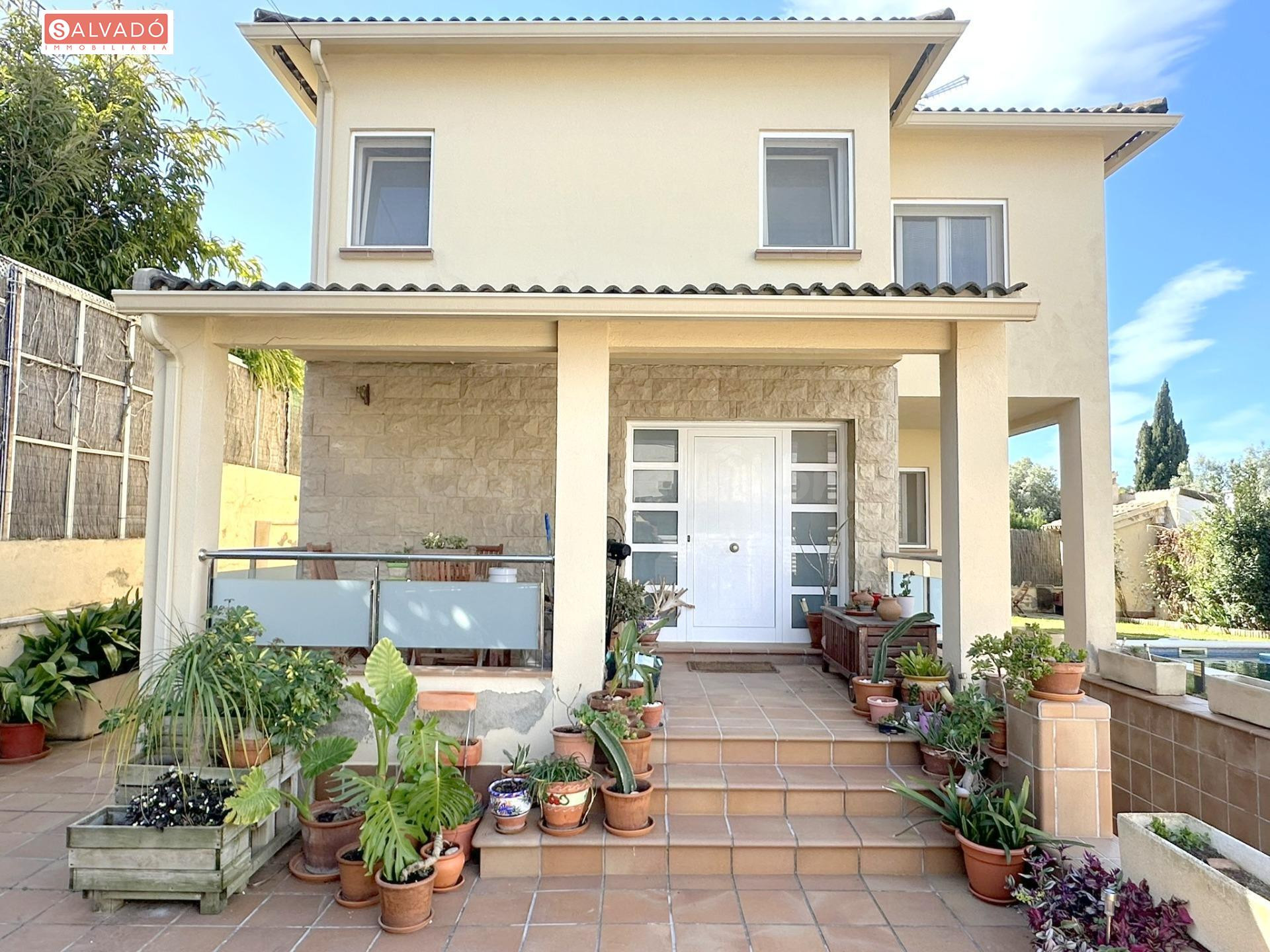 DISFRUTA DEL MEDITERRÁNEO: CHALET REFORMADO CON PISCINA, JAR - foto 2