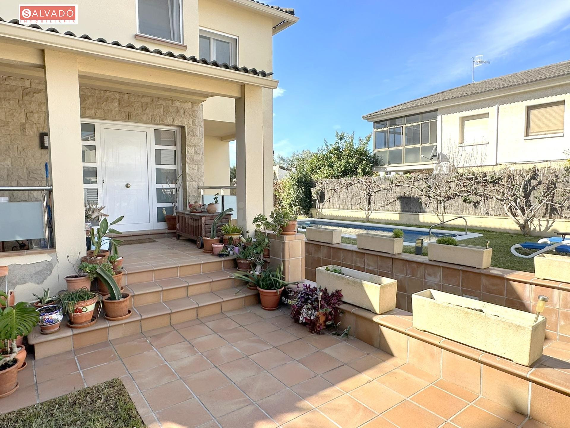 DISFRUTA DEL MEDITERRÁNEO: CHALET REFORMADO CON PISCINA, JAR - foto 3