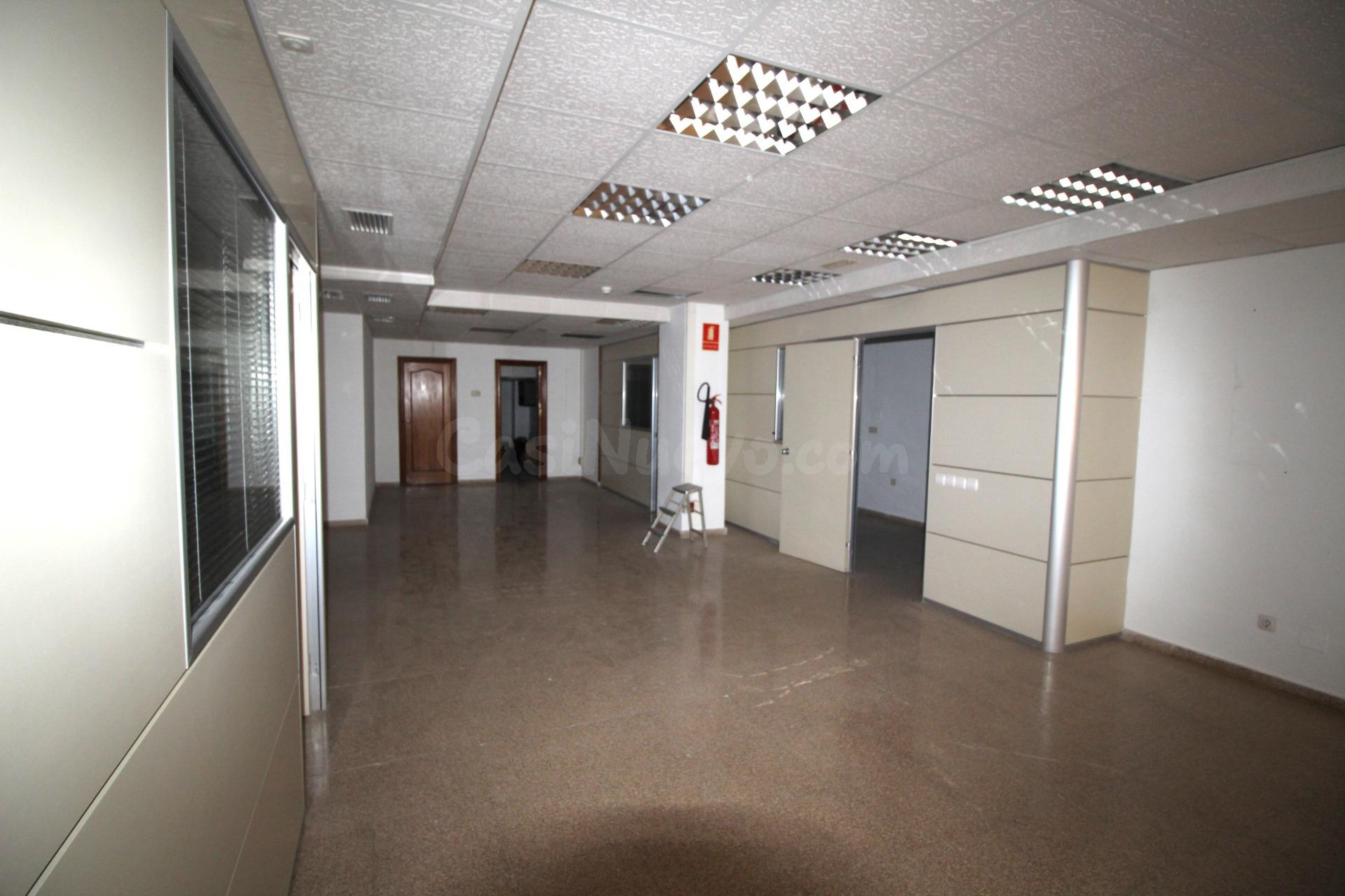 Amplia Oficina en Ubicación Estratégica - foto 4
