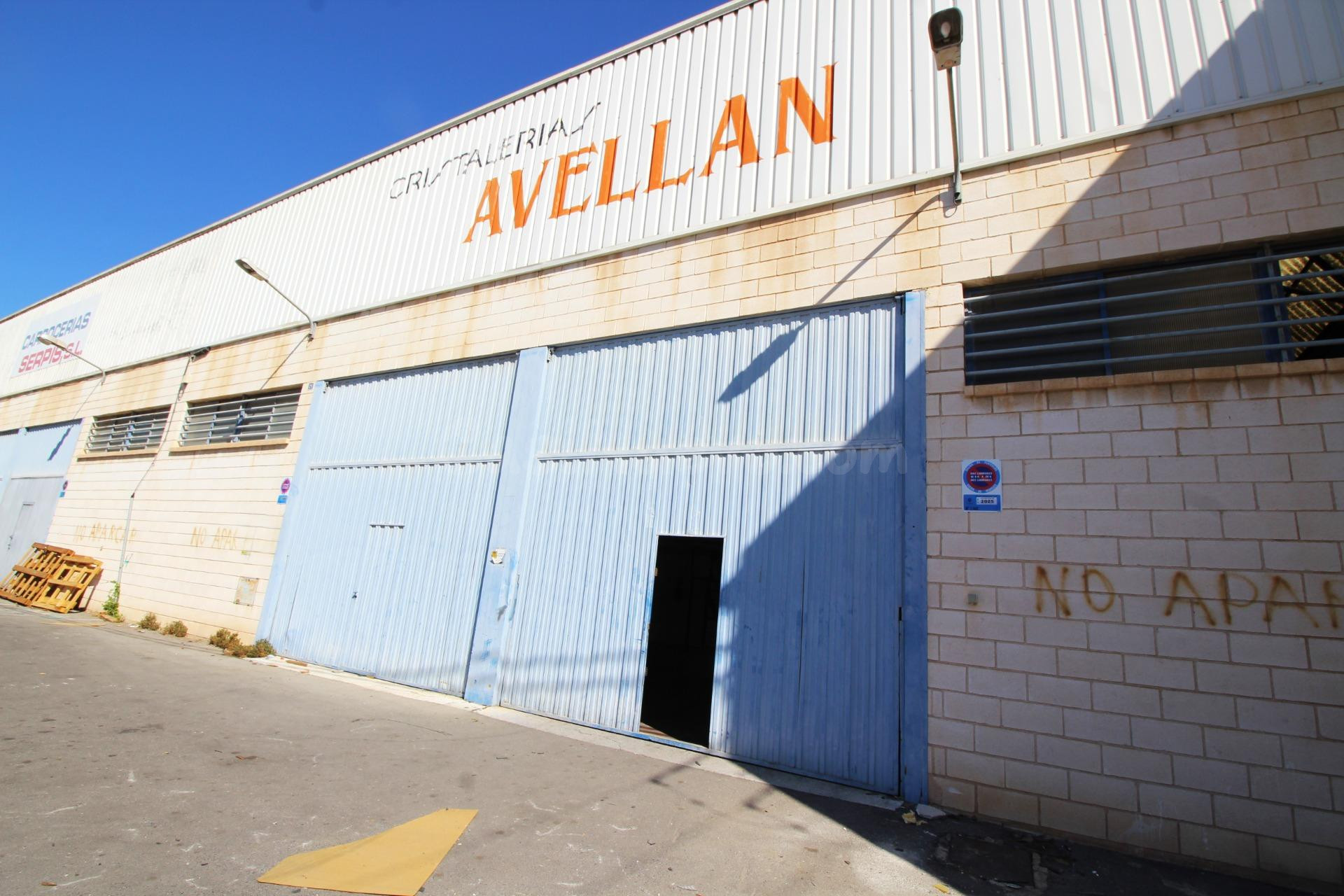 Oportunidad única en el Polígono Pla de la Vallonga Alquiler - foto 2