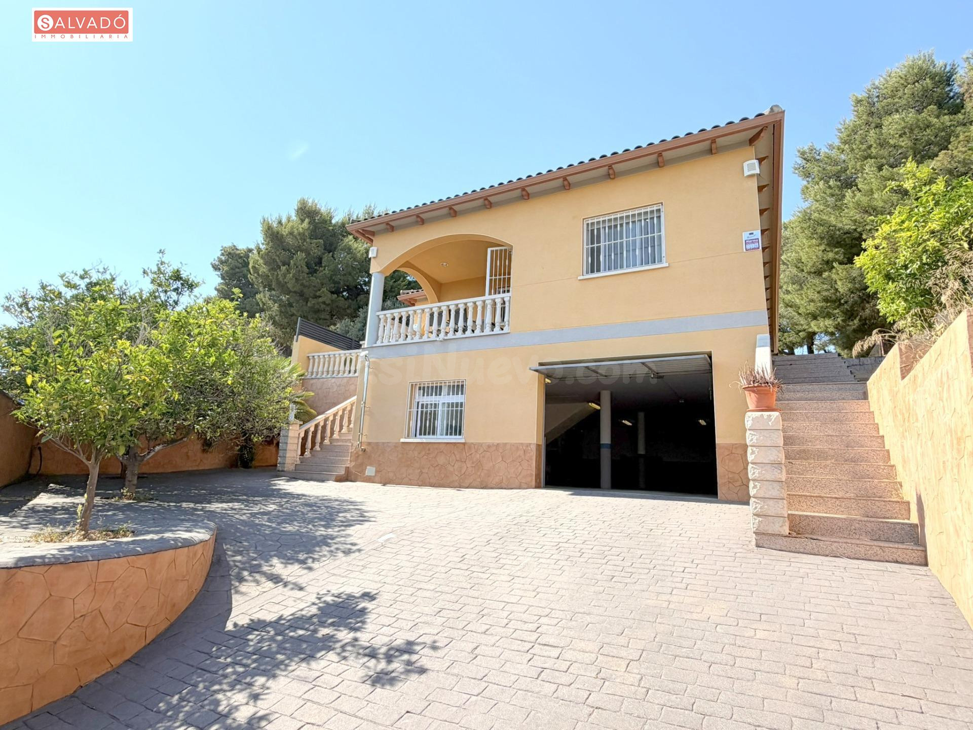 ¡CHALET INDEPENDIENTE A CUATRO VIENTOS CON ESPECTACULARES VISTAS AL MAR Y A LA MONTAÑA EN VALLDEMAR!