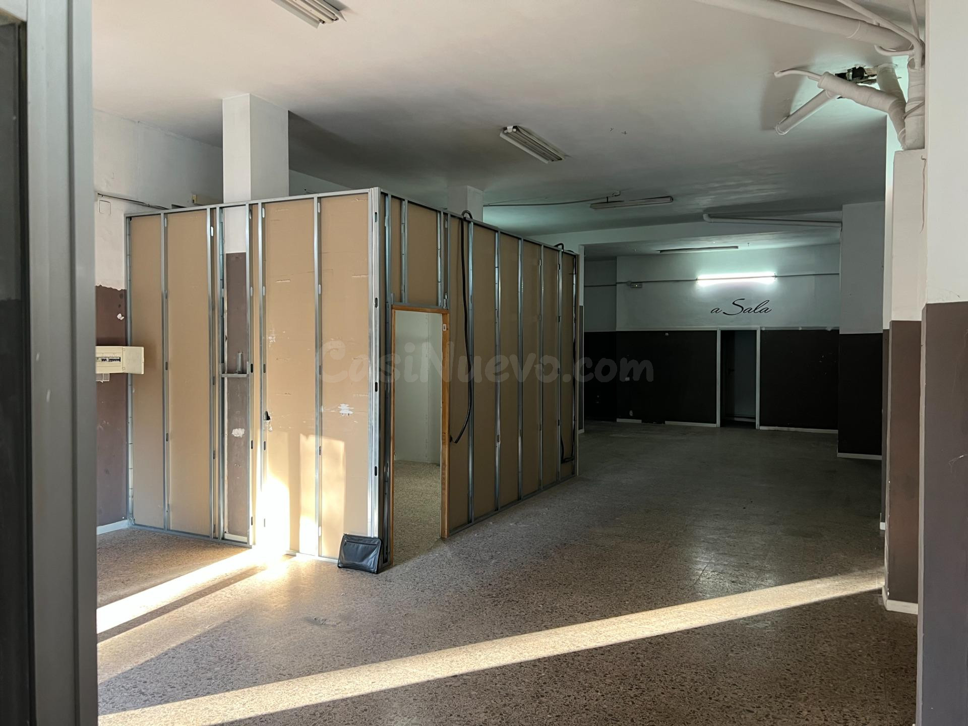 MAGNÍFICO LOCAL JUNTO AL AYUNTAMIENTO EN BARBERA DEL VALLÉS - foto 3