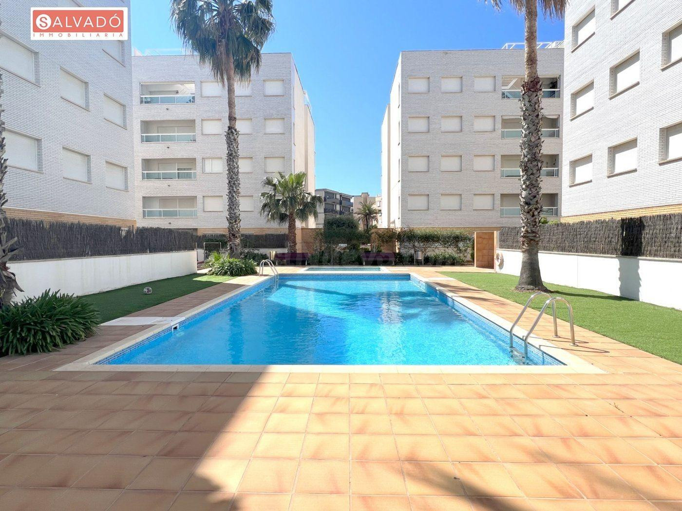 PISO SEMINUEVO CON PISCINA COMUNITARIA EN EL MAS MEL !!!