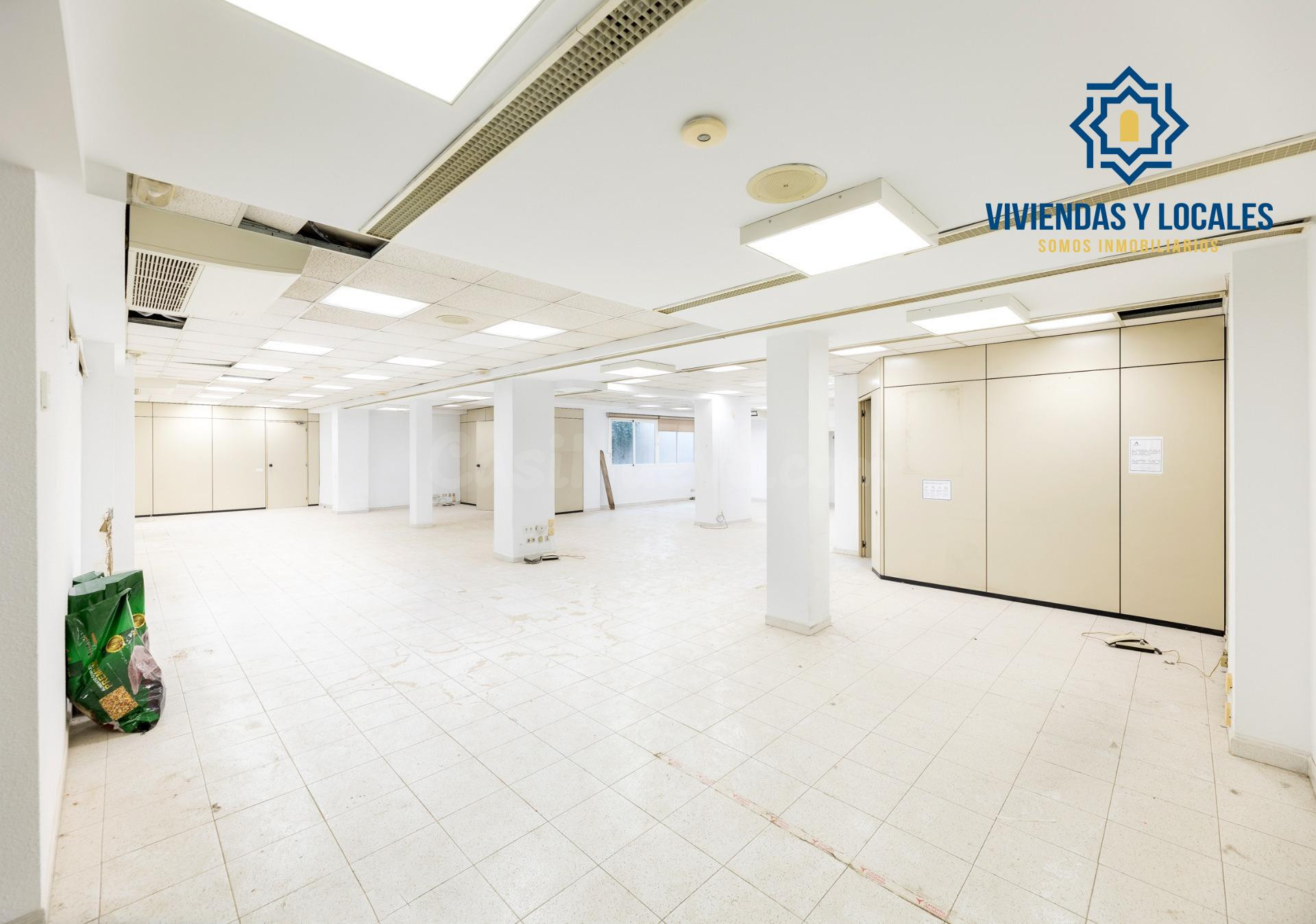 Local 377 m2 en Gran Vía – Centro Granada