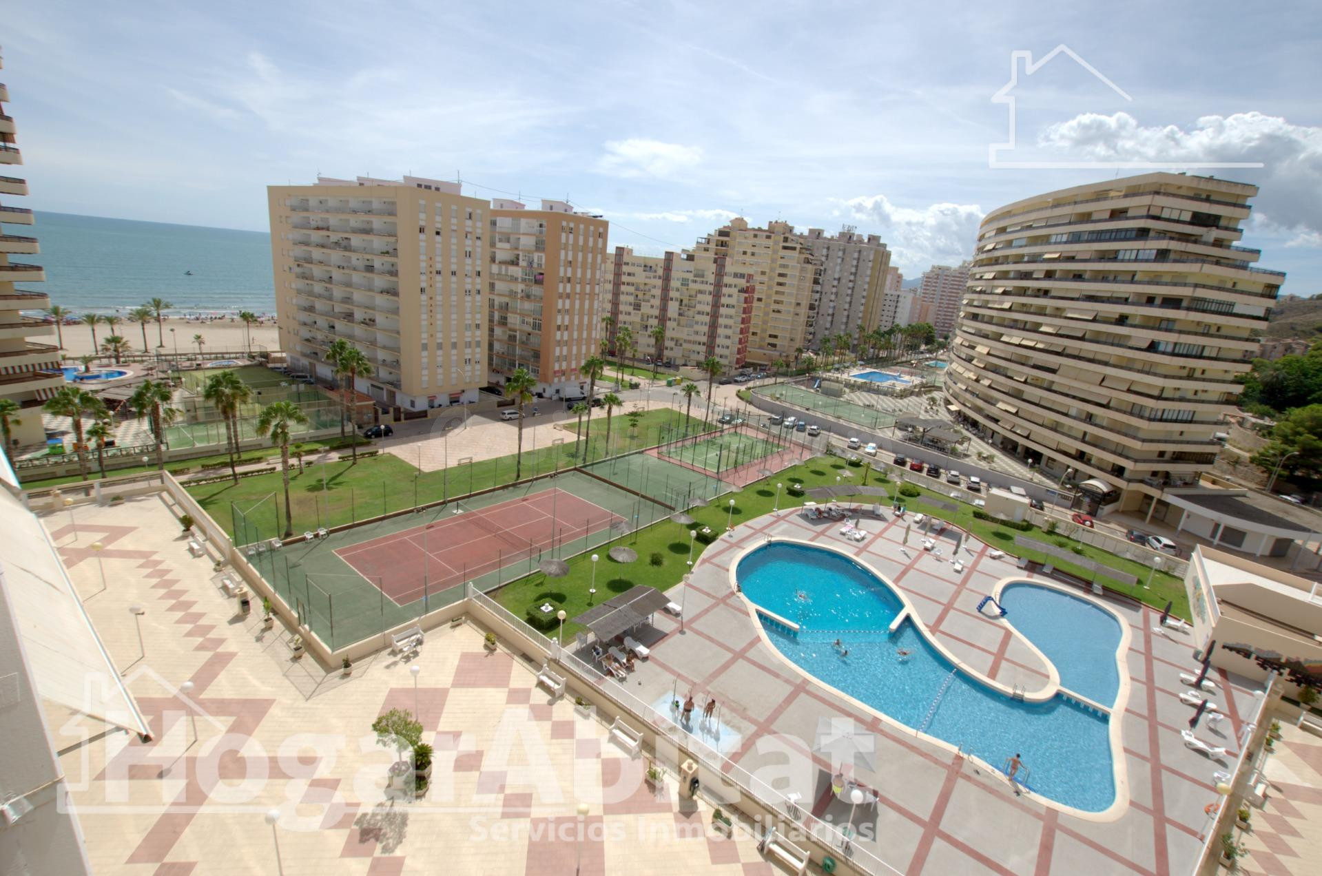 ¡VISTAS AL MAR! PRECIOSO PISO CON GARAJE, TERRAZA Y PISCINA - foto 2