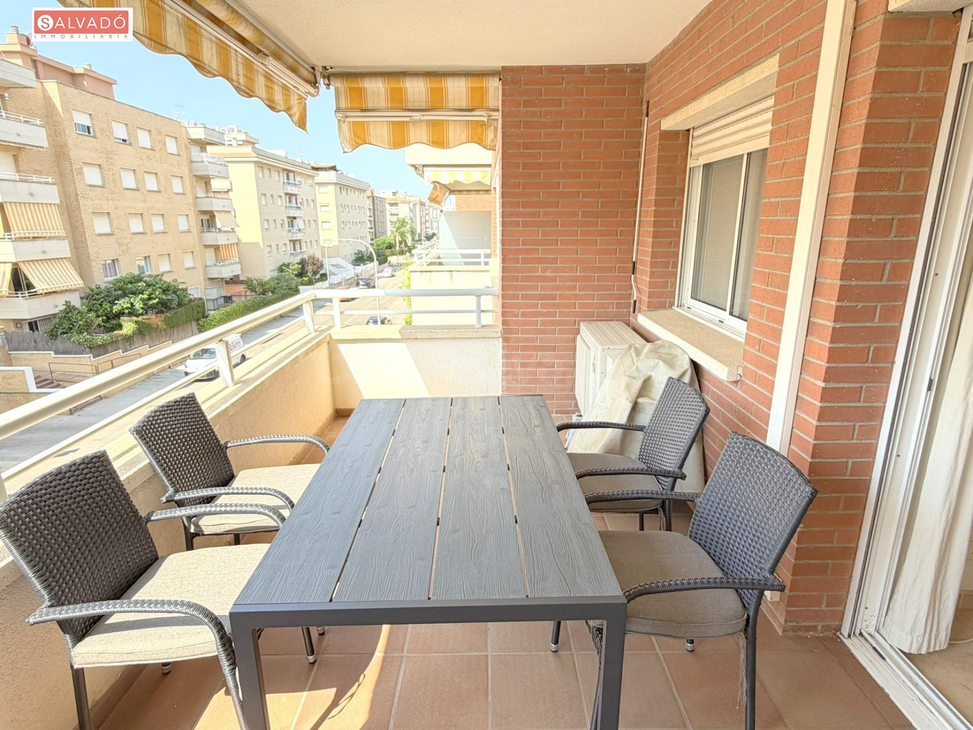 ¡EXCLUSIVO PISO A 130 METROS DEL MAR CON PISCINA, PARKING Y  - foto 2