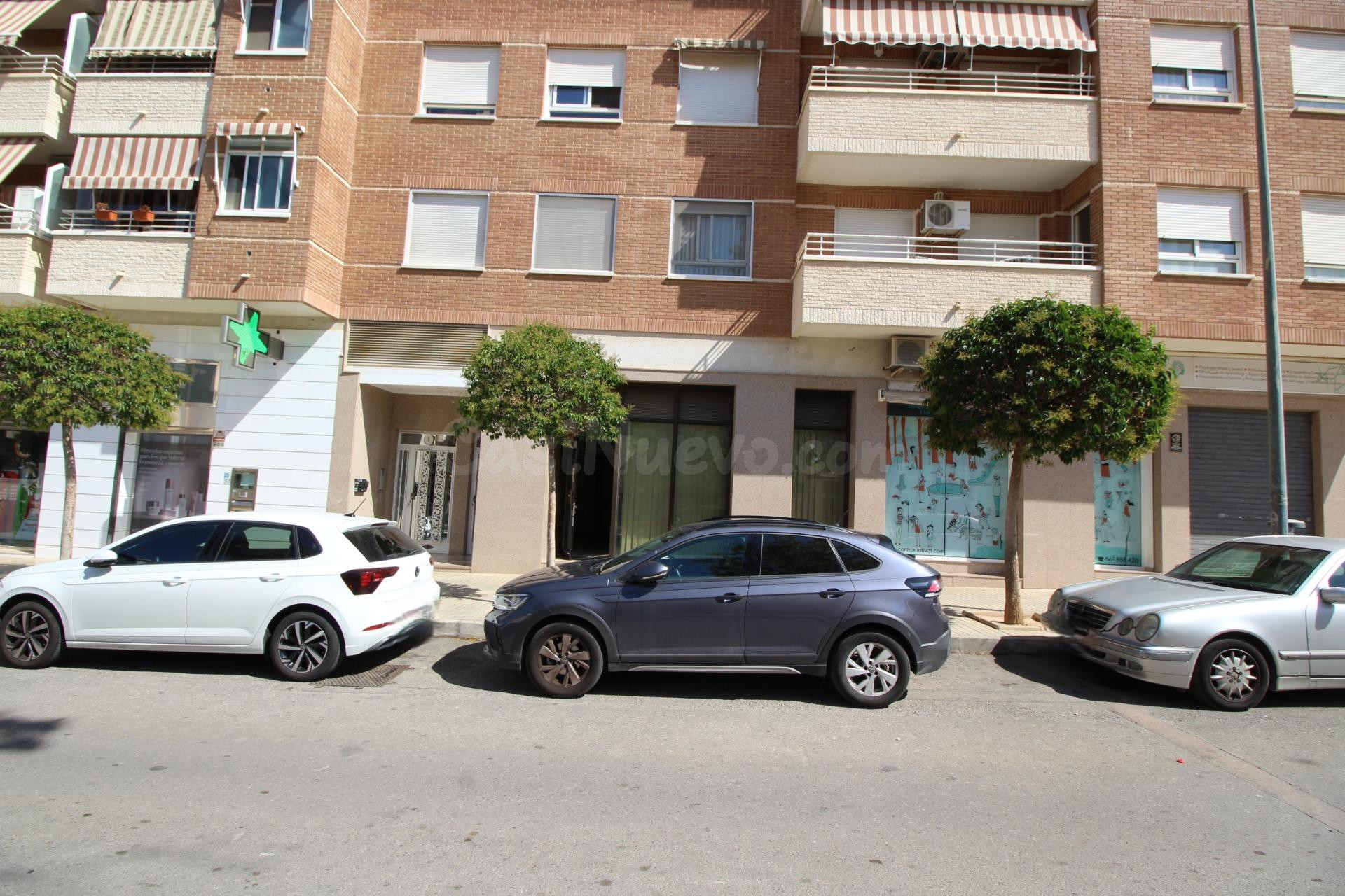 Oportunidad de Inversión: Local Comercial en Alicante - foto 3