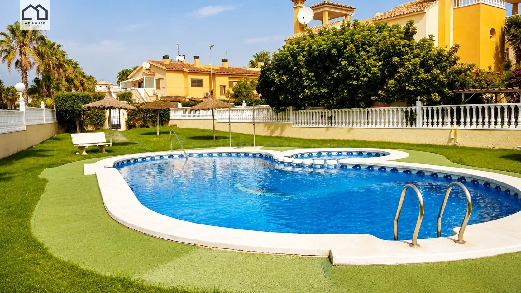 Precioso bungalow de esquina en Orihuela Costa por 230.000€
