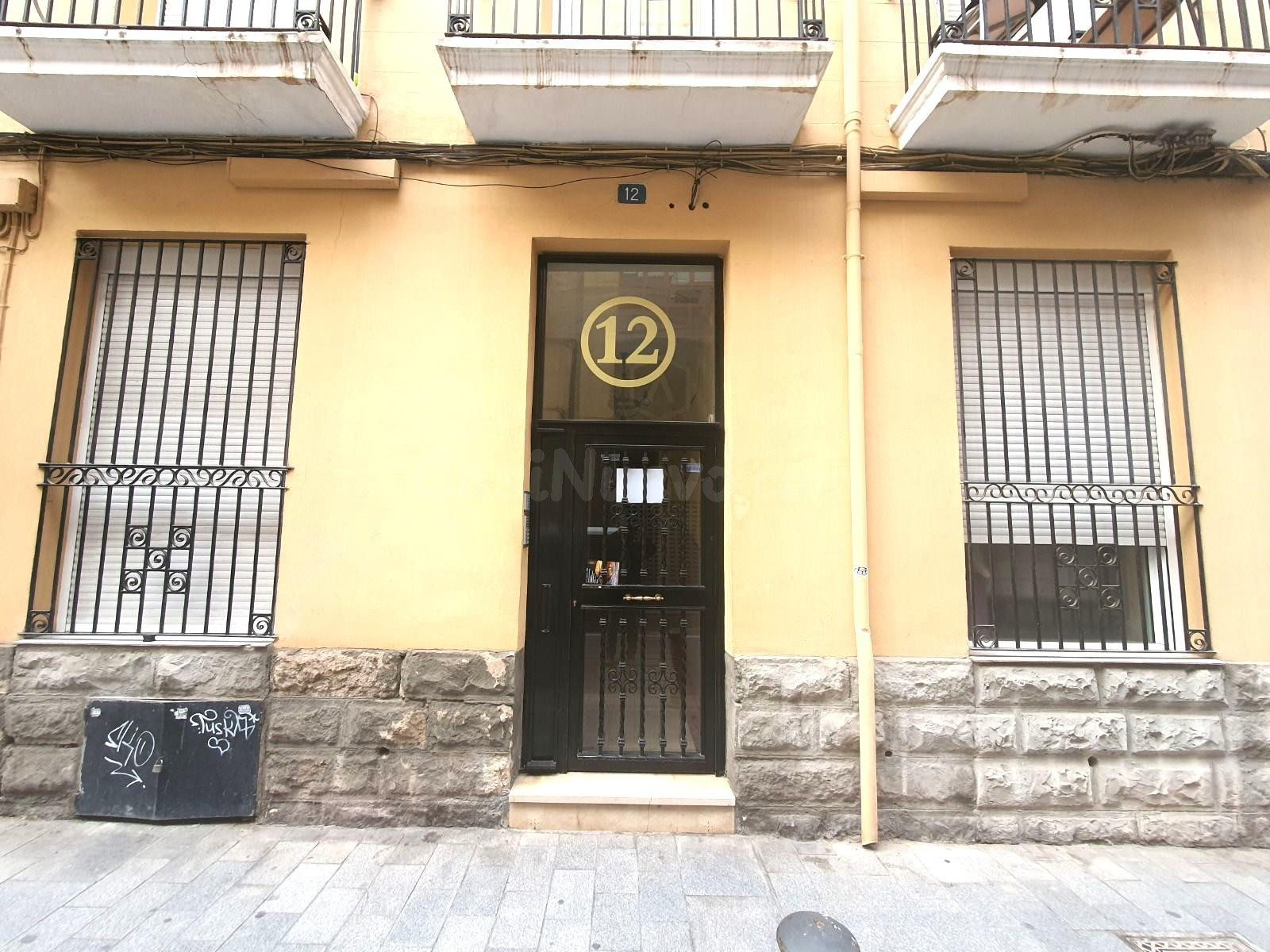 Edificio Reformado en el Corazón de Alicante con Oportunidad