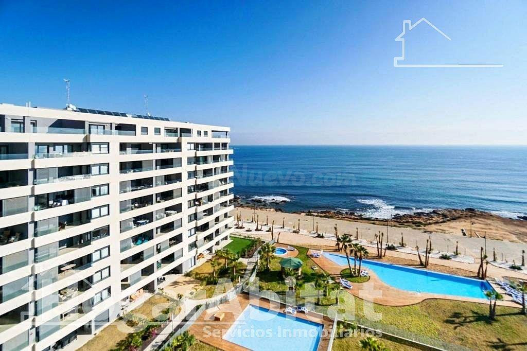 ¡FRENTE AL MAR! ESPECTACULAR REFORMADO EN RESIDENCIAL CON PI - foto 4
