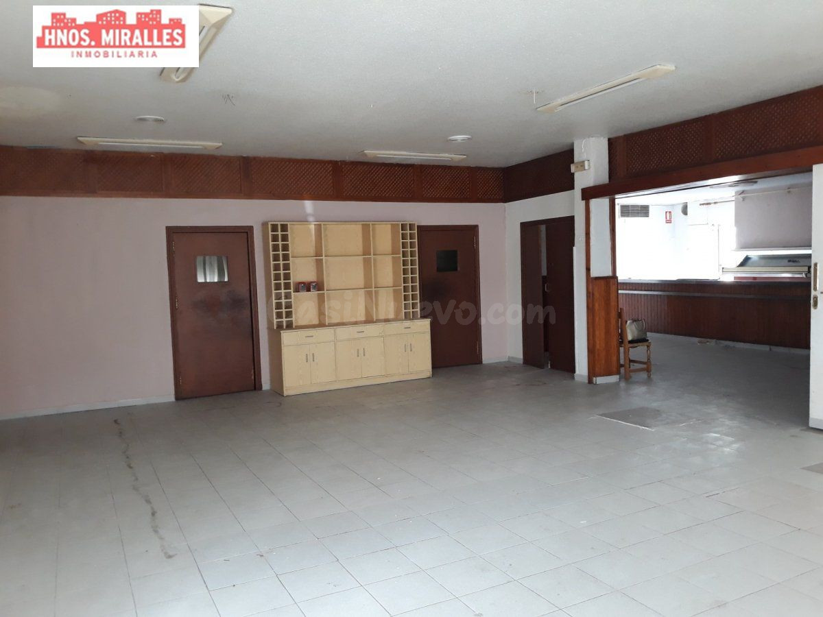 SE VENDE NEGOCIO HOSTELERIA EN ZONA DE EXPANSION EN ELCHE (P