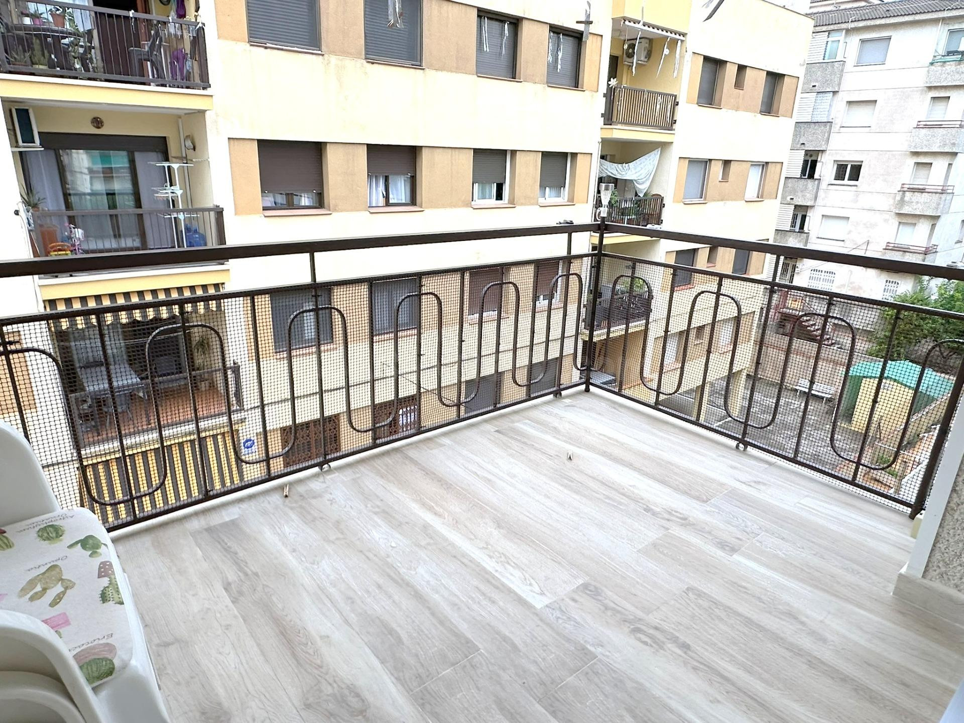 ¡MAGNÍFICO PISO CON PARKING A 200 DE LA PLAYA!