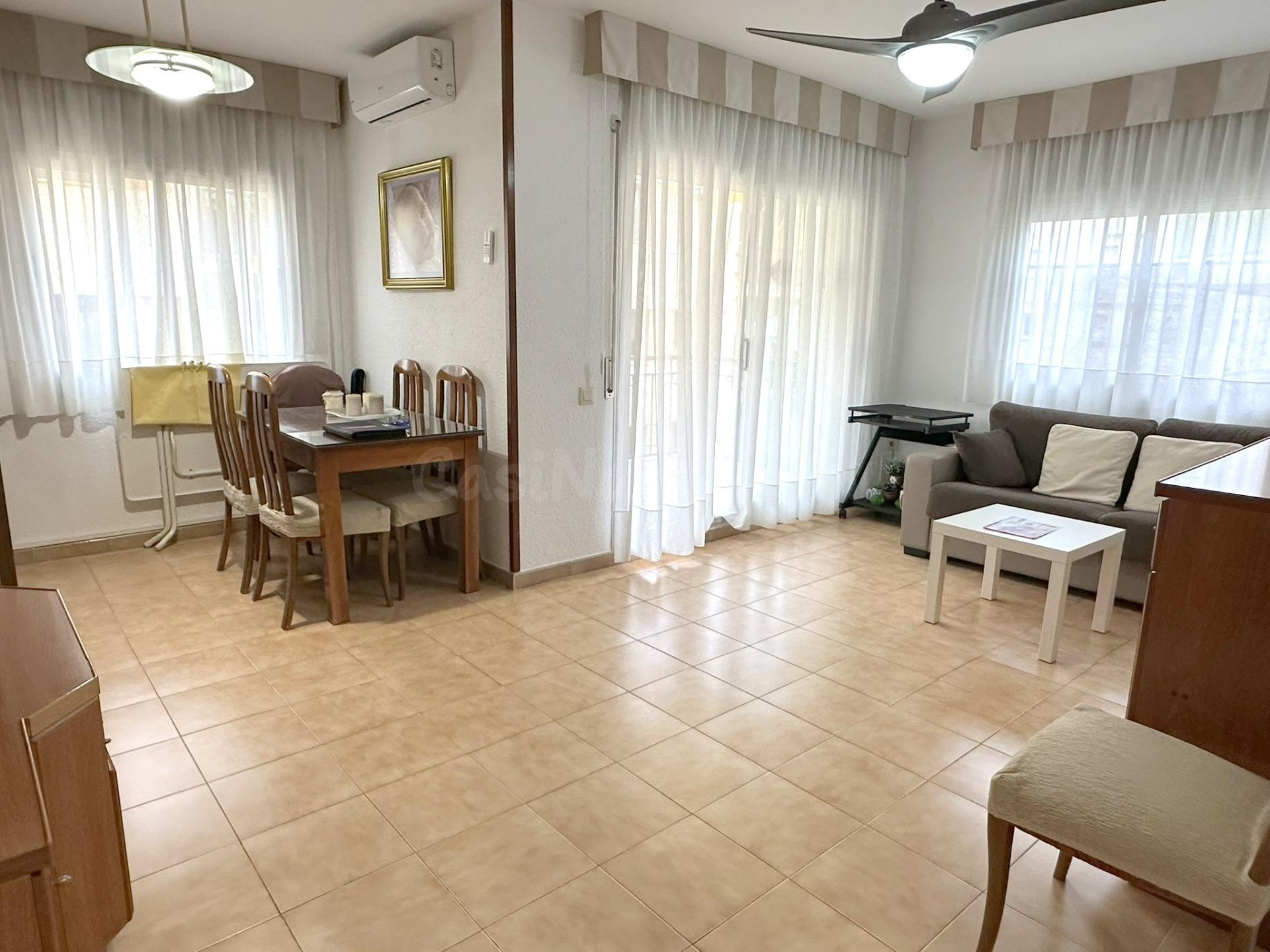 ¡MAGNÍFICO PISO CON PARKING A 200 DE LA PLAYA! - foto 2