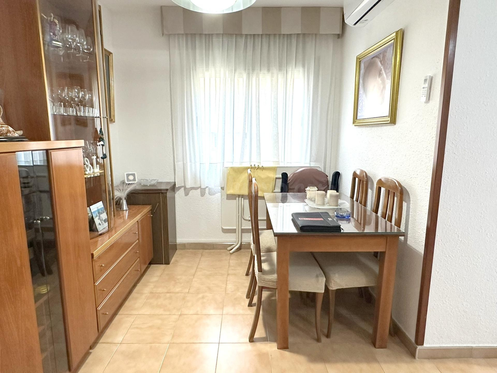 ¡MAGNÍFICO PISO CON PARKING A 200 DE LA PLAYA! - foto 3